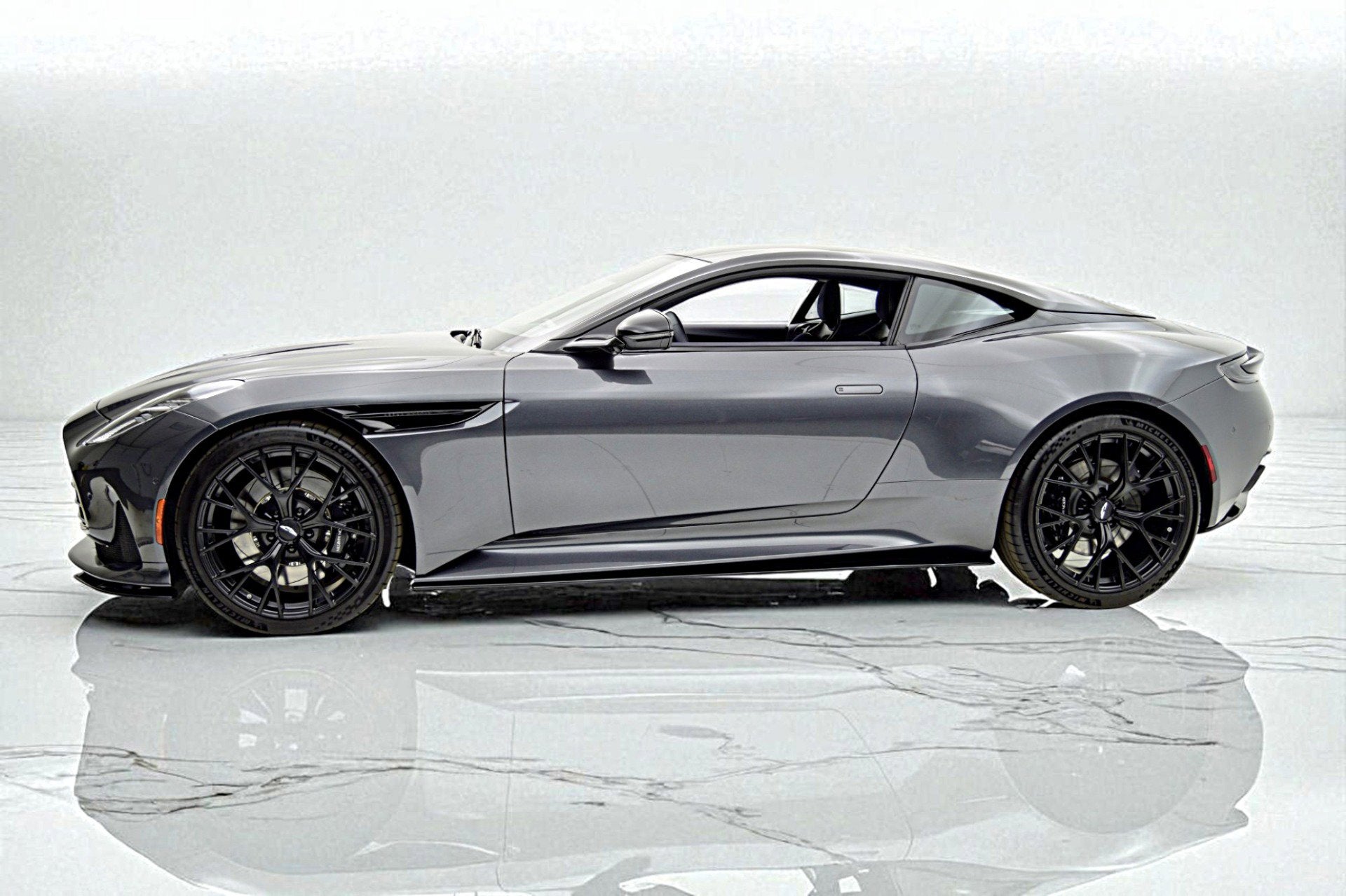 2024 Aston Martin DB12 NA