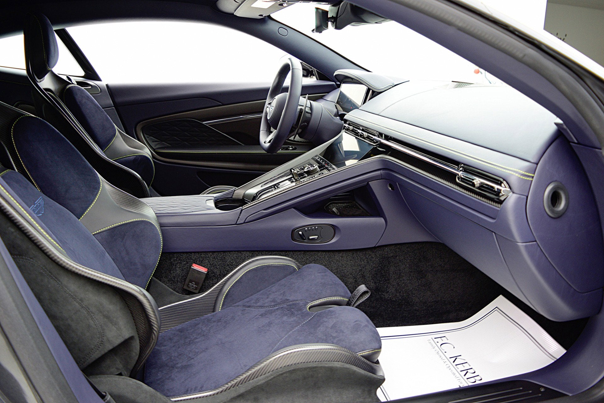 2024 Aston Martin DB12 NA