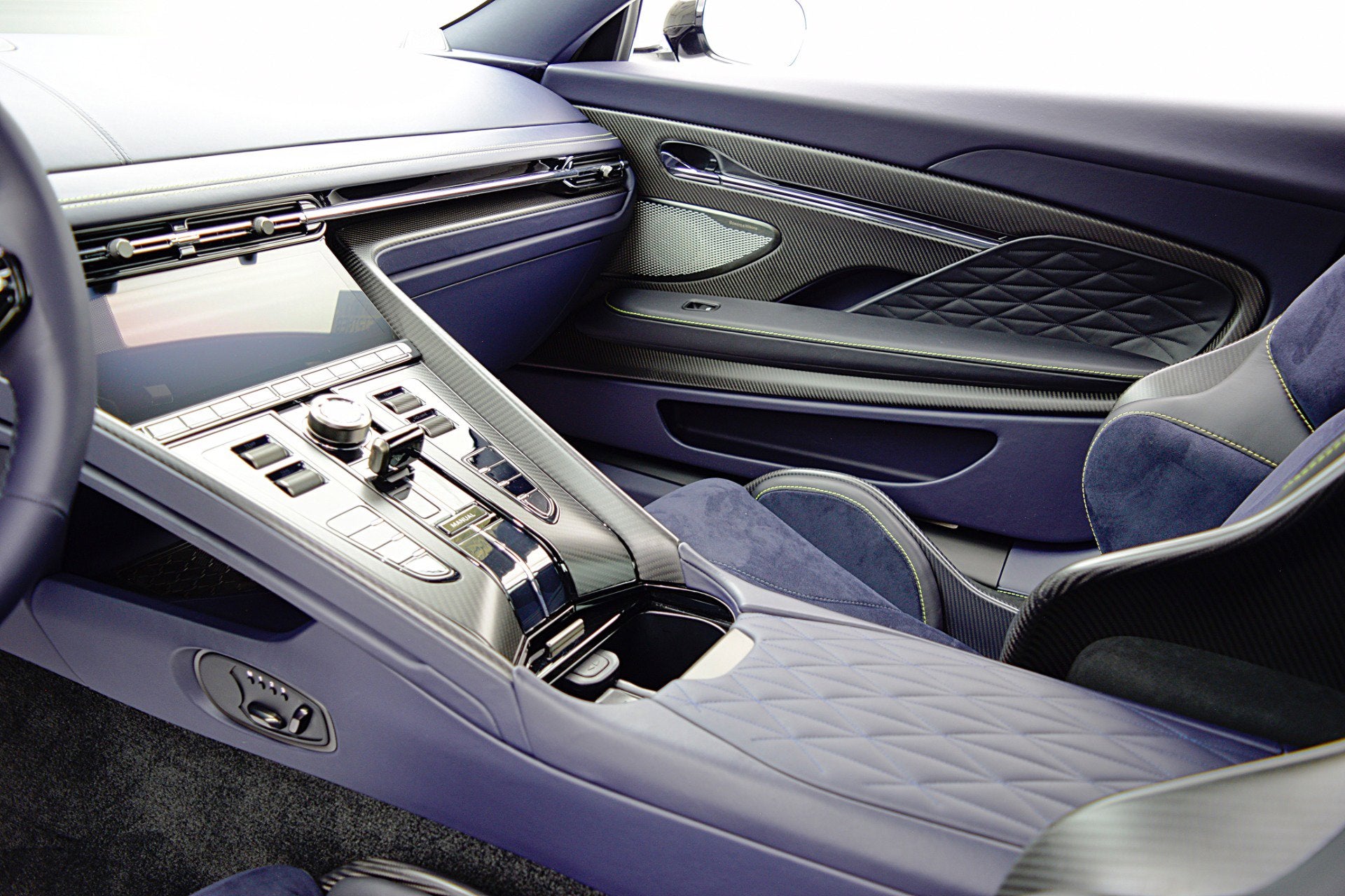 2024 Aston Martin DB12 NA