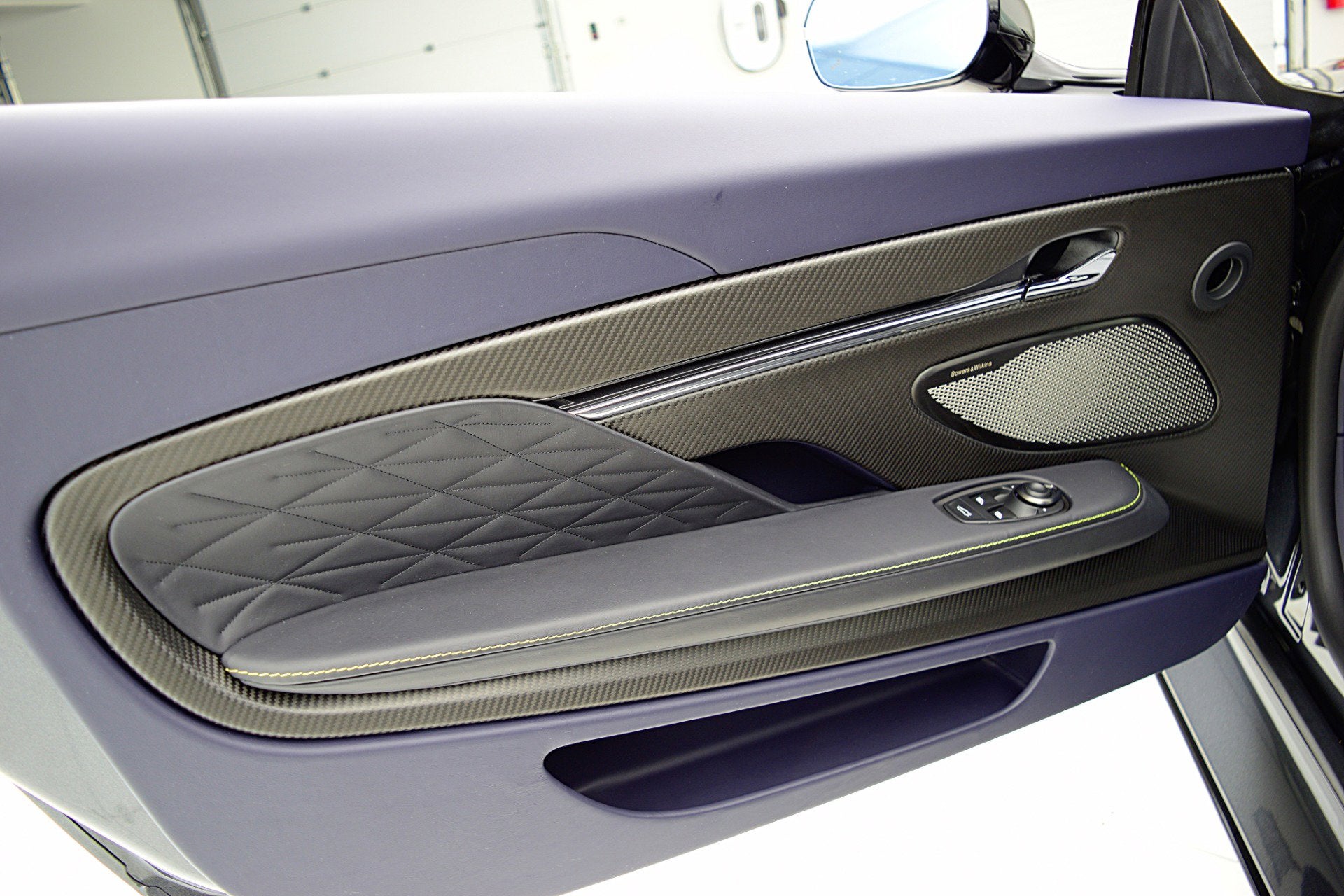 2024 Aston Martin DB12 NA