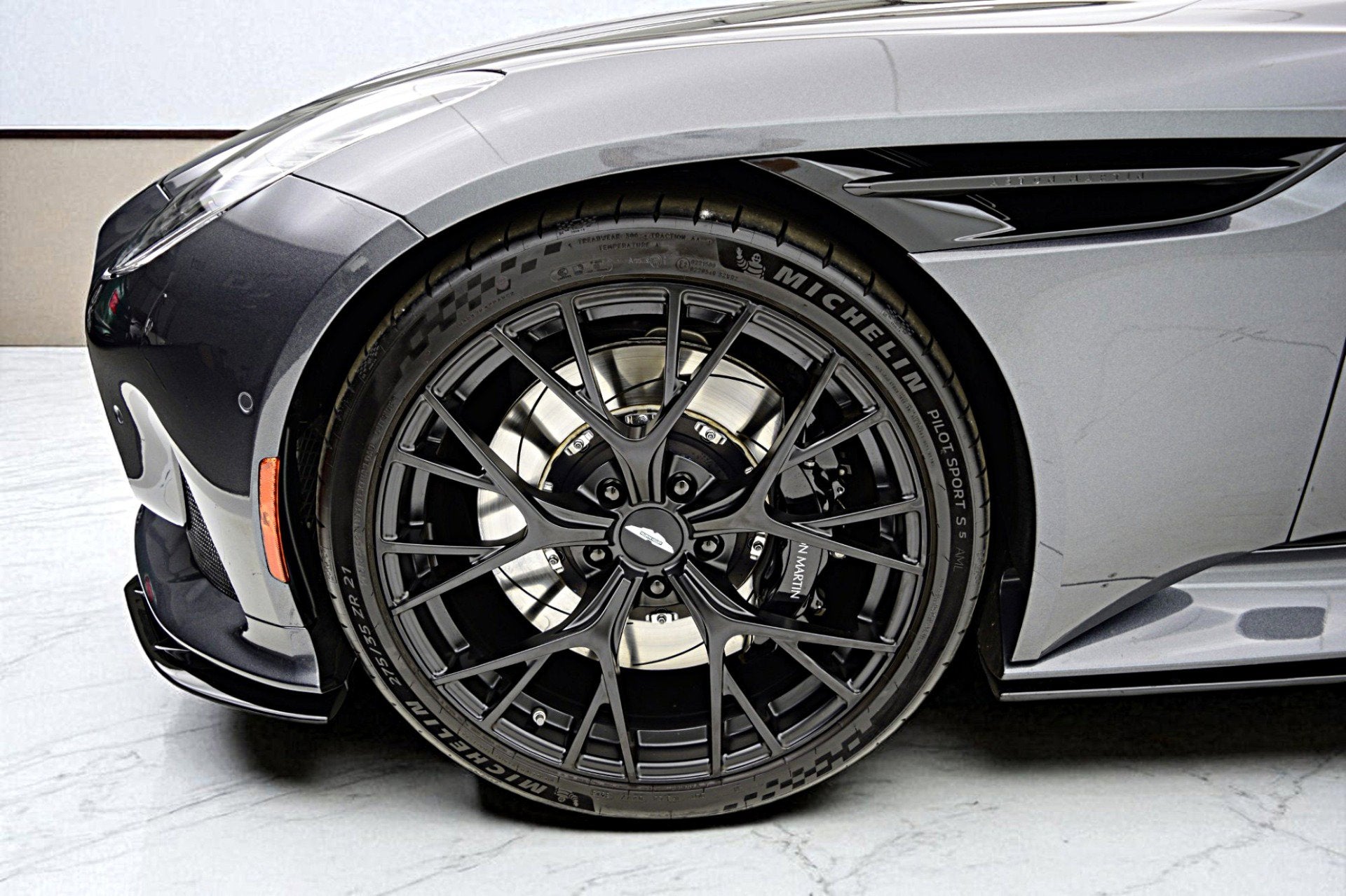 2024 Aston Martin DB12 NA