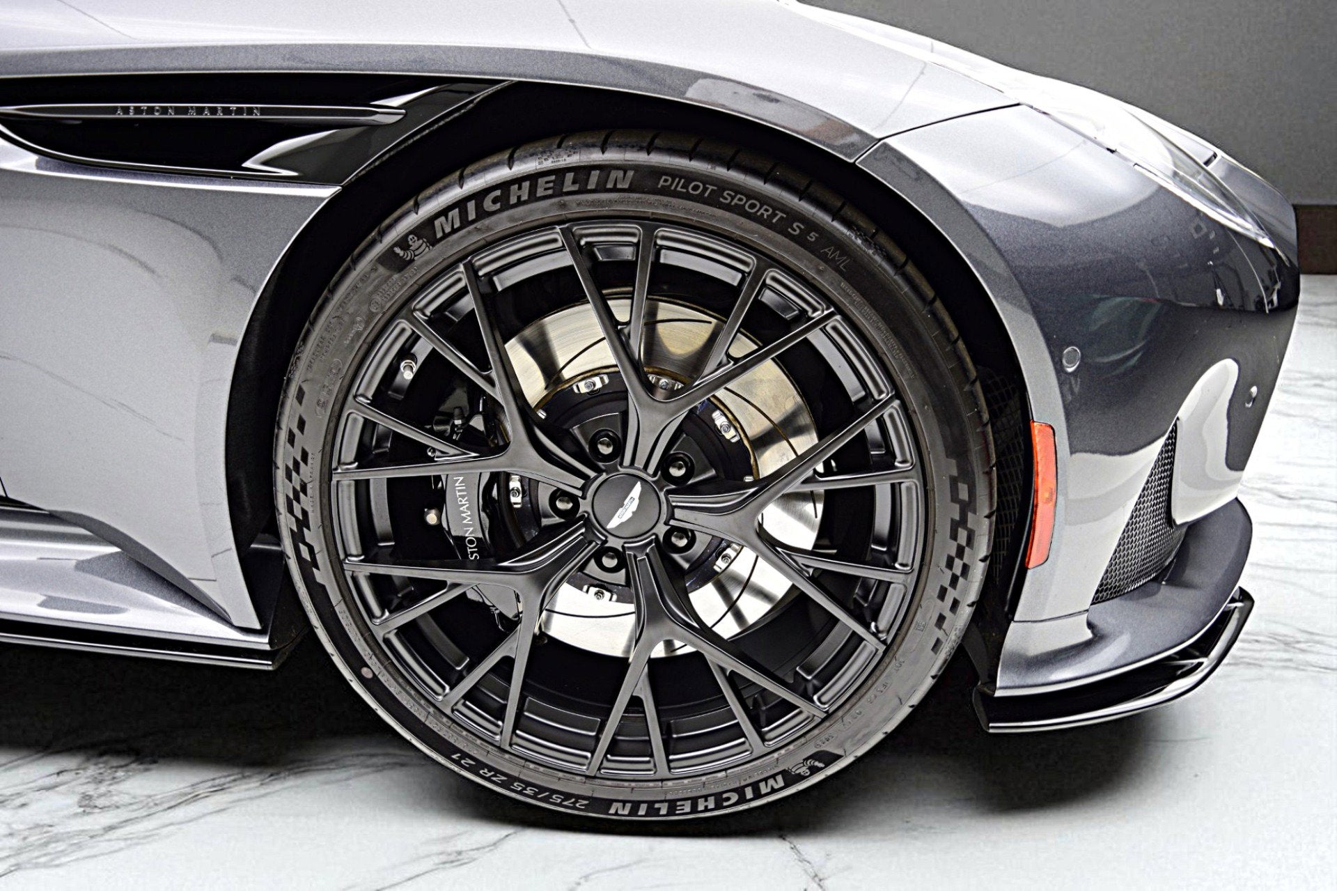 2024 Aston Martin DB12 NA