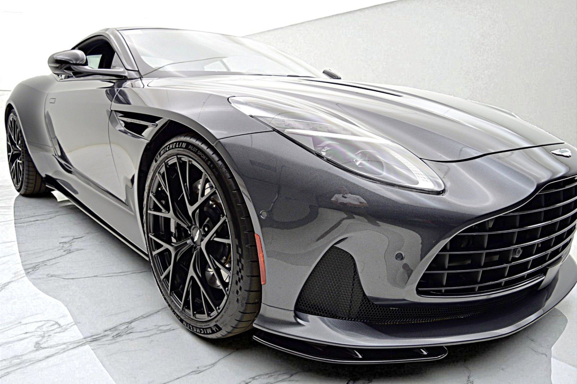 2024 Aston Martin DB12 NA