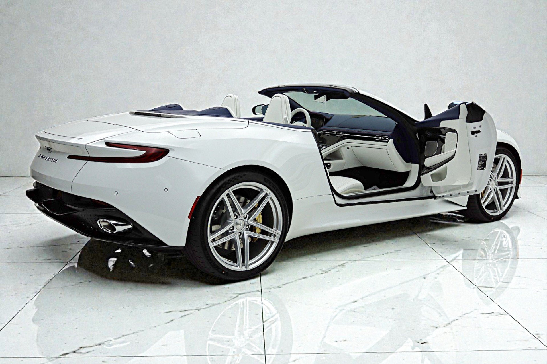 2026 Aston Martin DB12 Volante