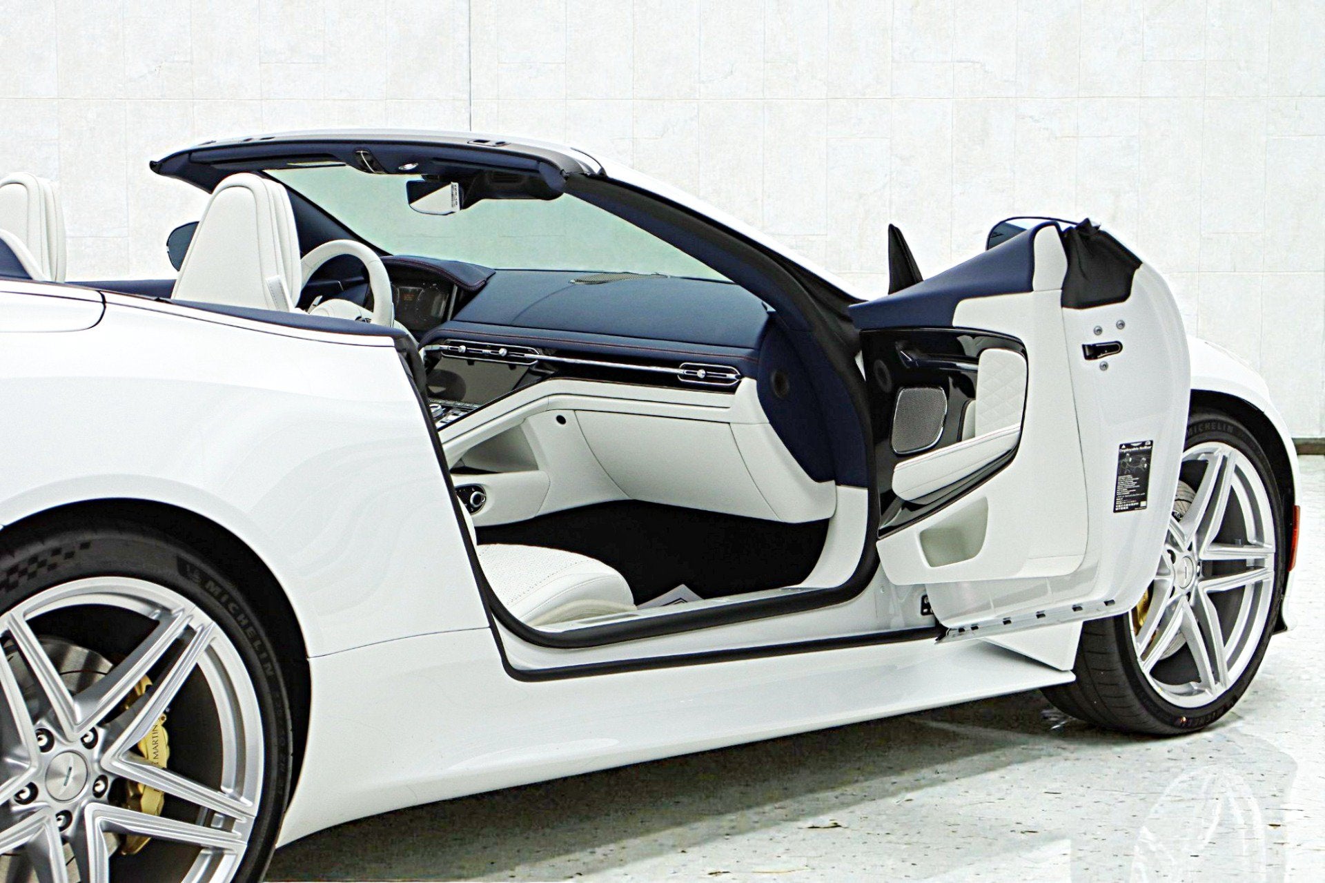 2026 Aston Martin DB12 Volante