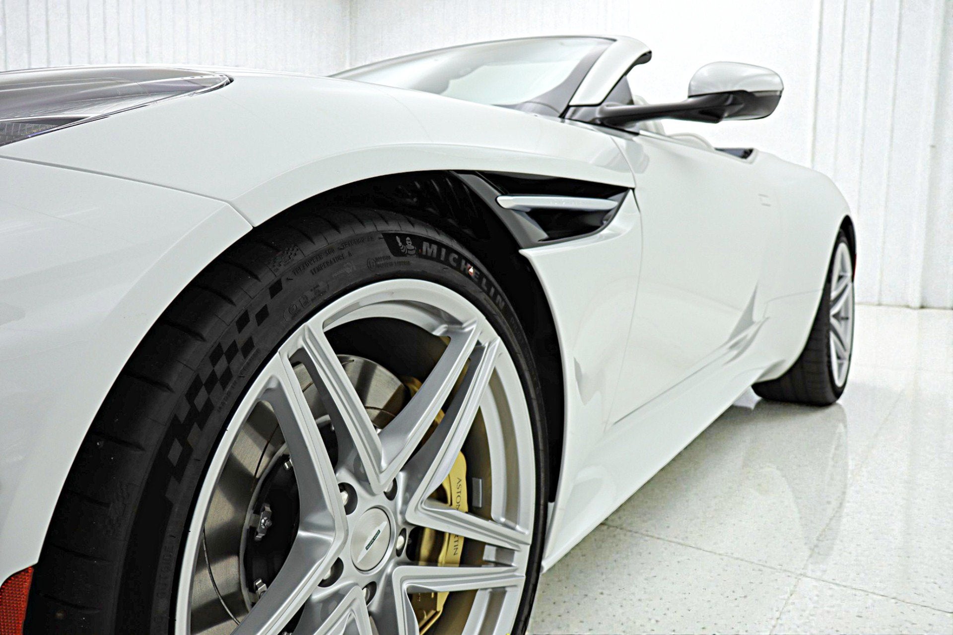 2026 Aston Martin DB12 Volante