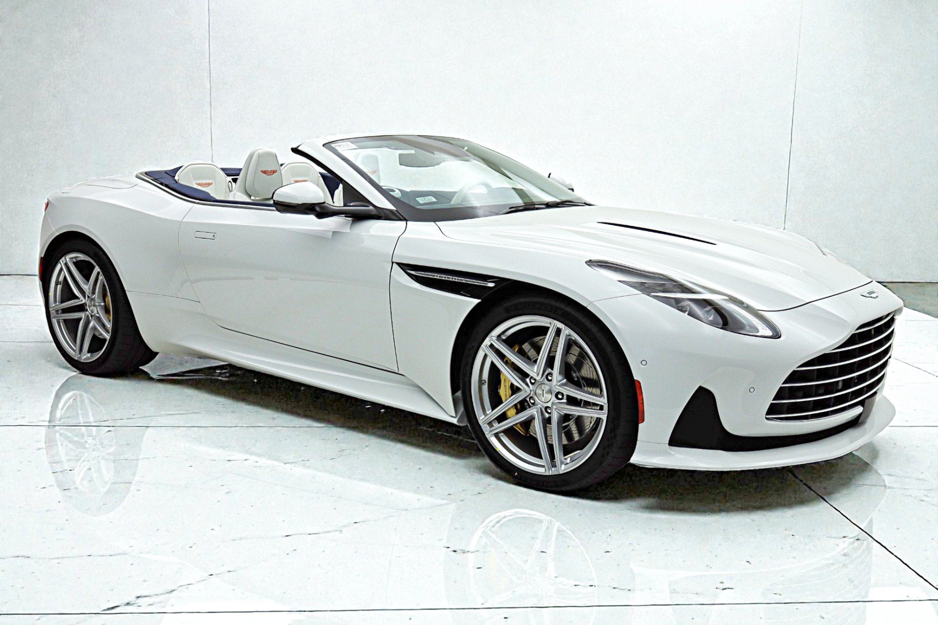 2026 Aston Martin DB12 Volante