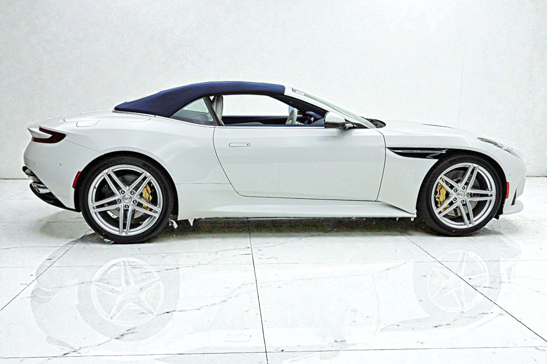 2026 Aston Martin DB12 Volante