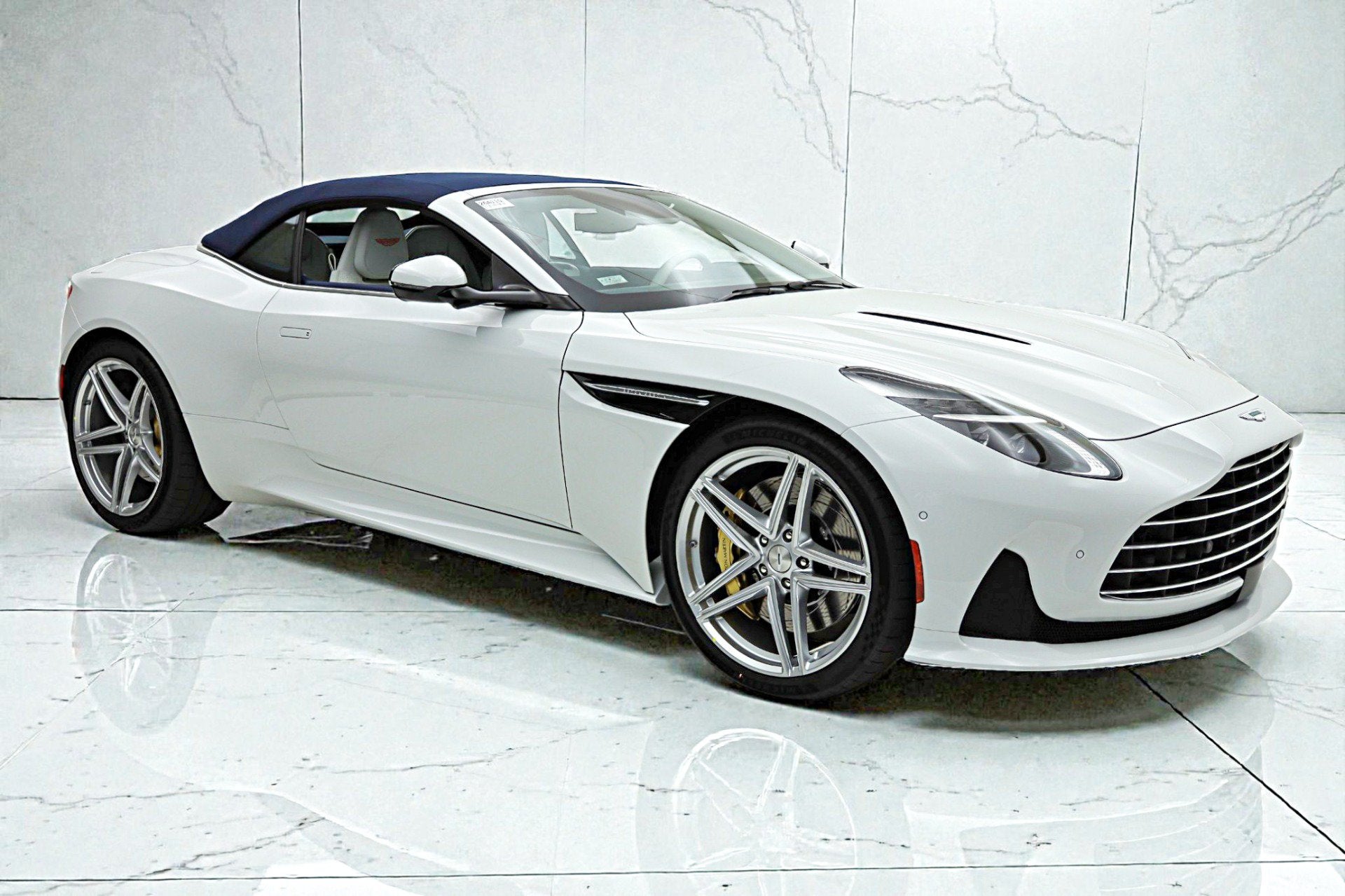 2026 Aston Martin DB12 Volante