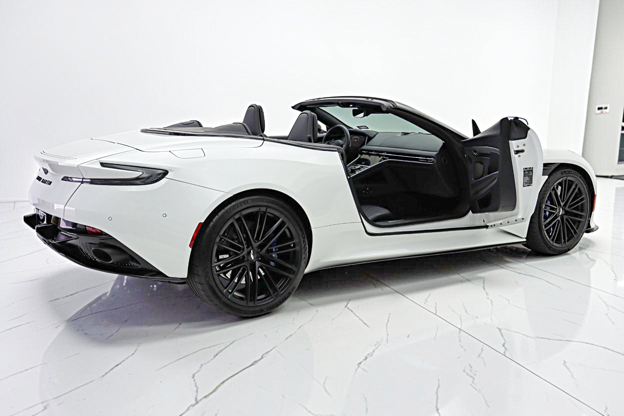 2024 Aston Martin DB12 Volante