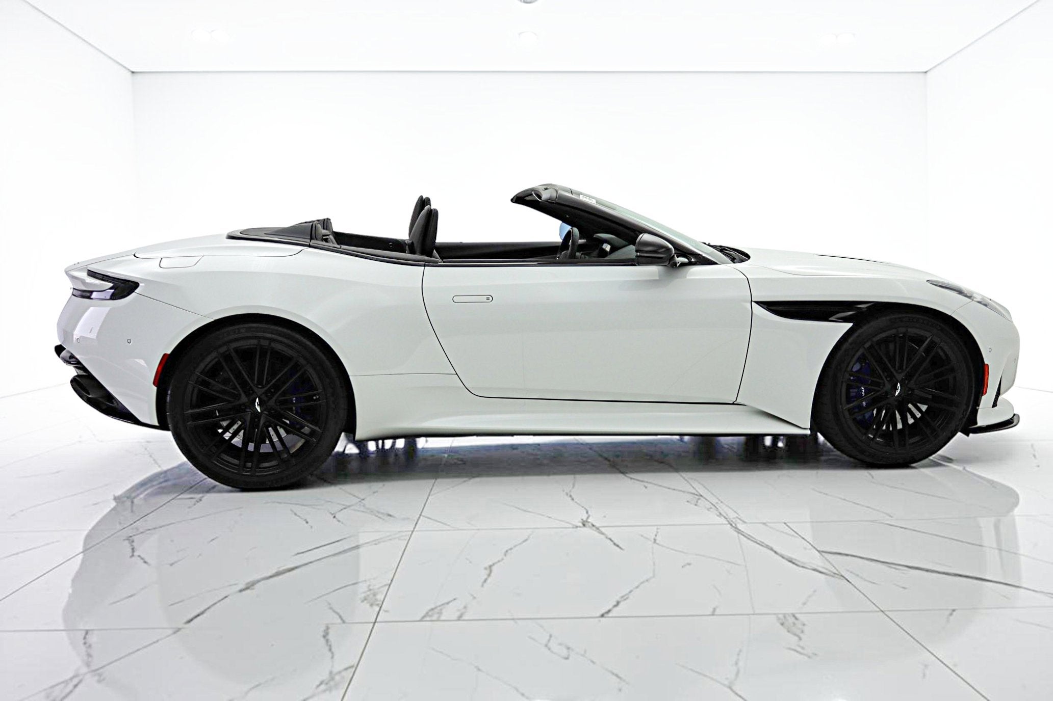 2024 Aston Martin DB12 Volante