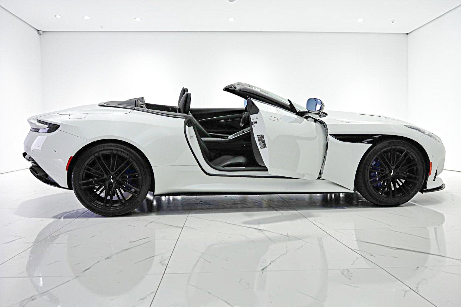 2024 Aston Martin DB12 Volante