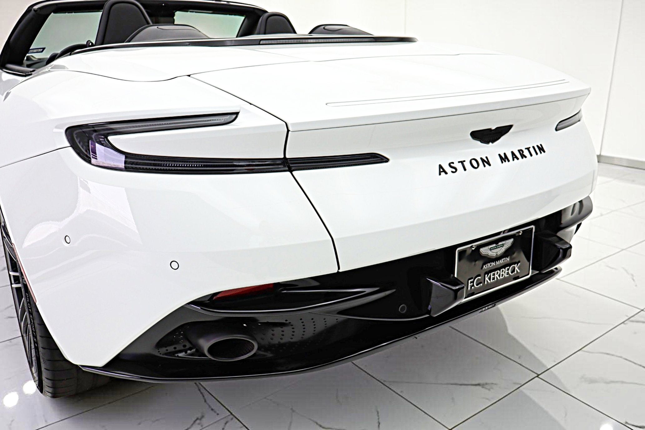 2024 Aston Martin DB12 Volante