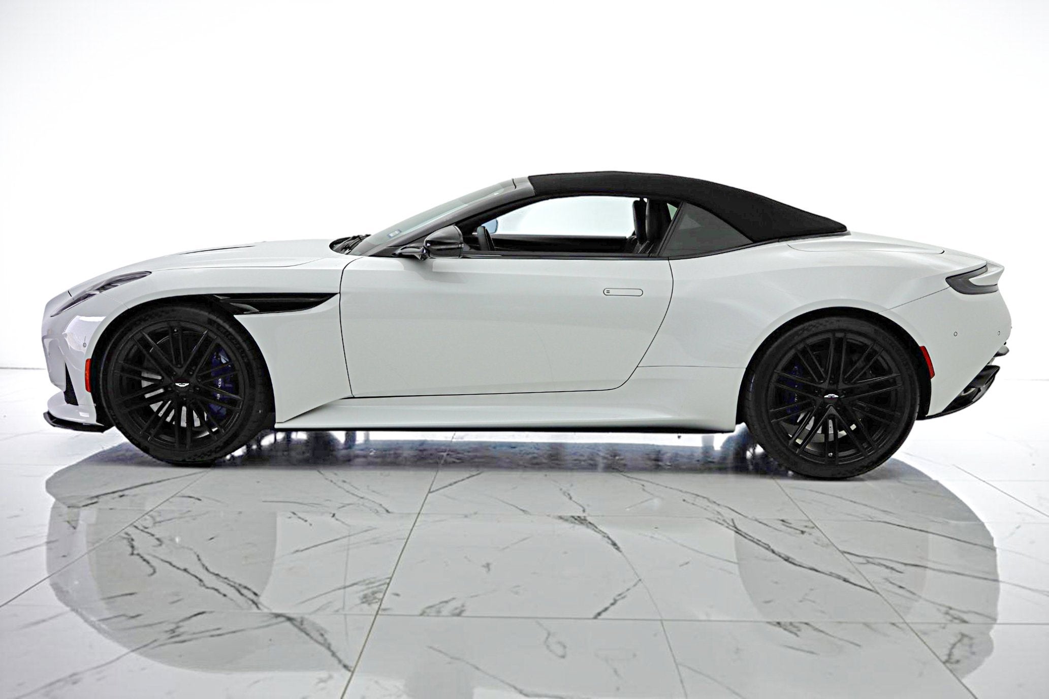 2024 Aston Martin DB12 Volante
