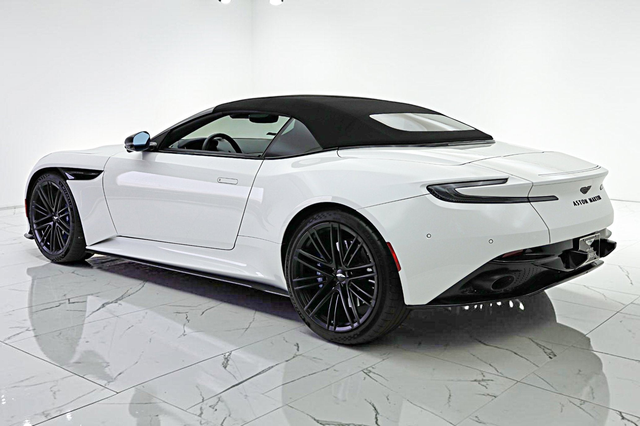2024 Aston Martin DB12 Volante