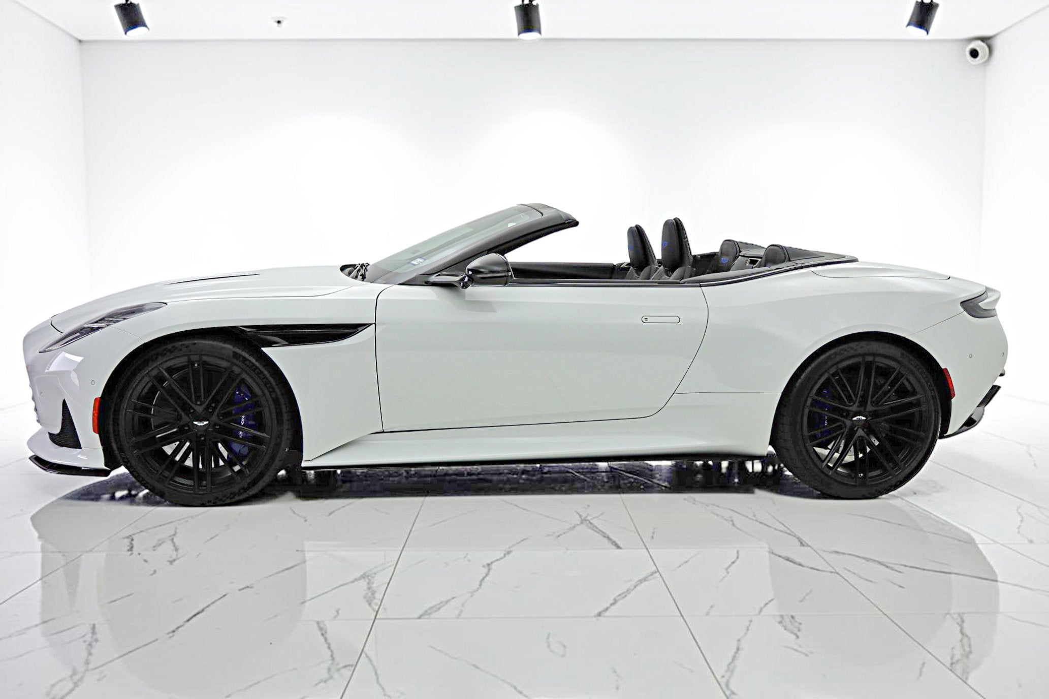2024 Aston Martin DB12 Volante