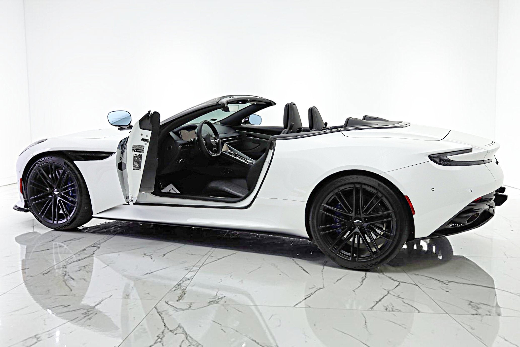 2024 Aston Martin DB12 Volante