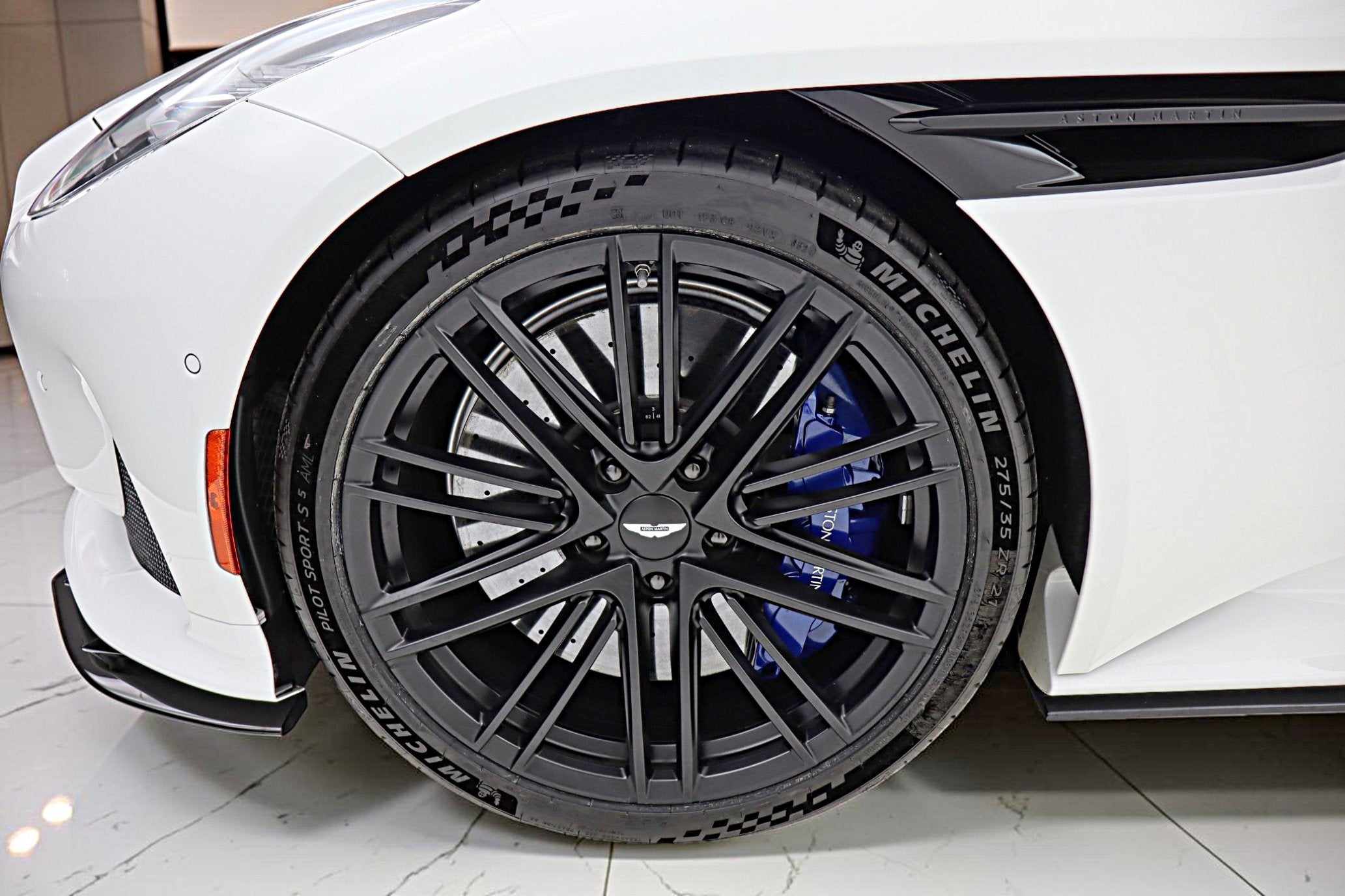 2024 Aston Martin DB12 Volante