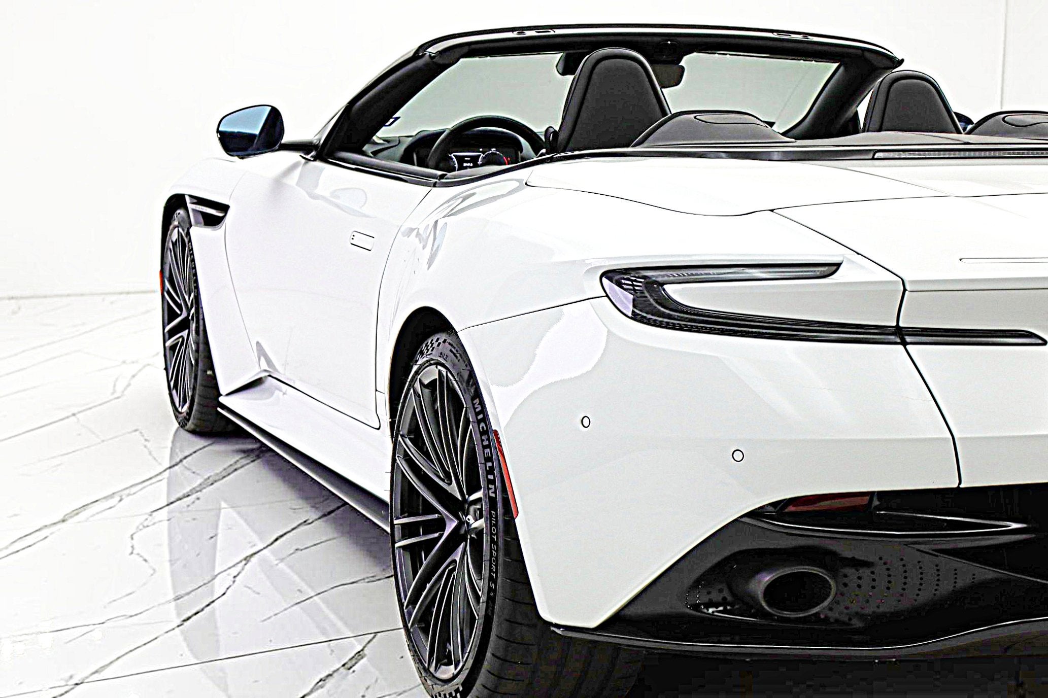 2024 Aston Martin DB12 Volante