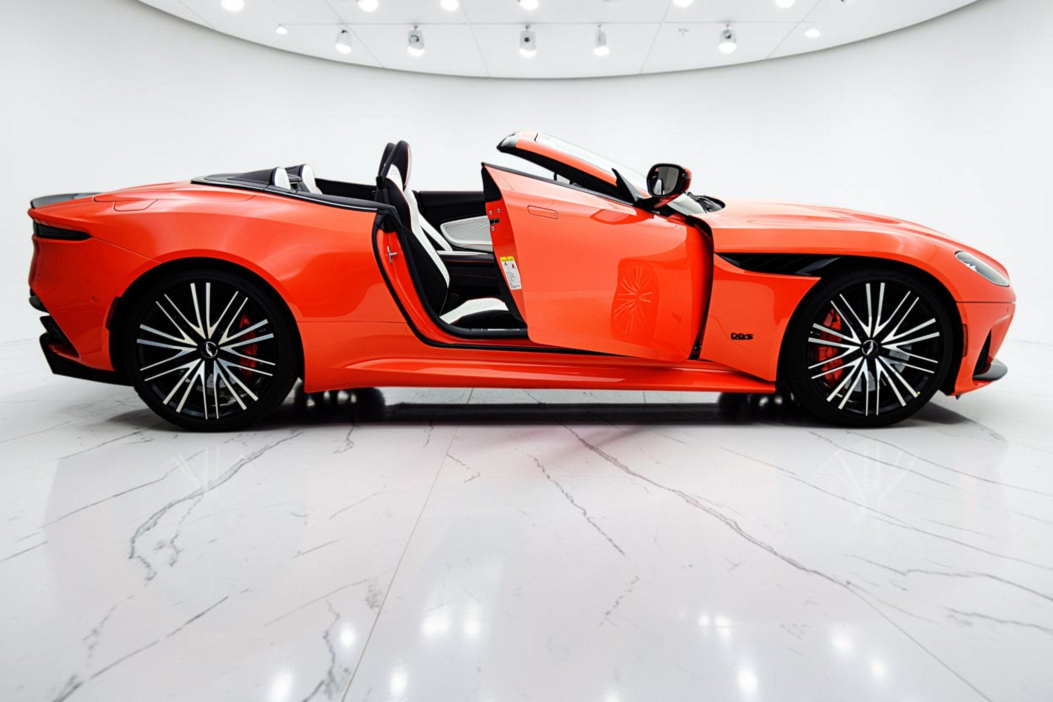 2023 Aston Martin DBS Volante