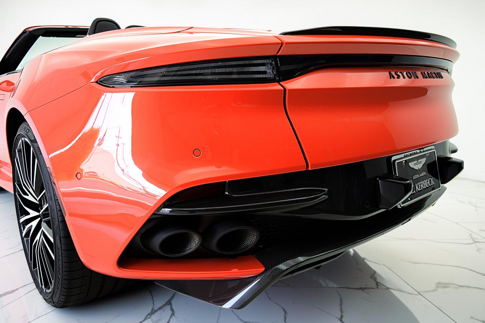 2023 Aston Martin DBS Volante