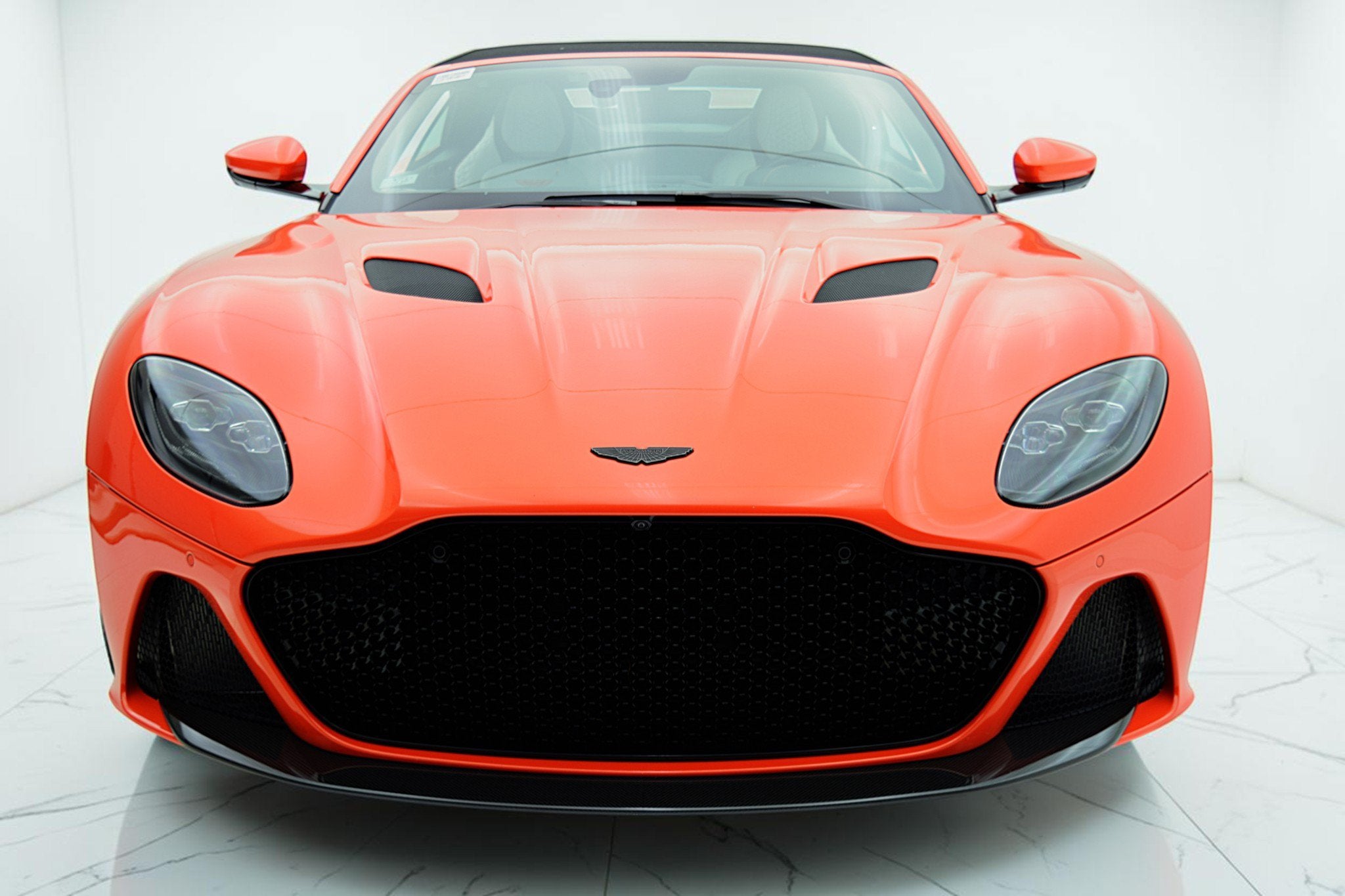 2023 Aston Martin DBS Volante