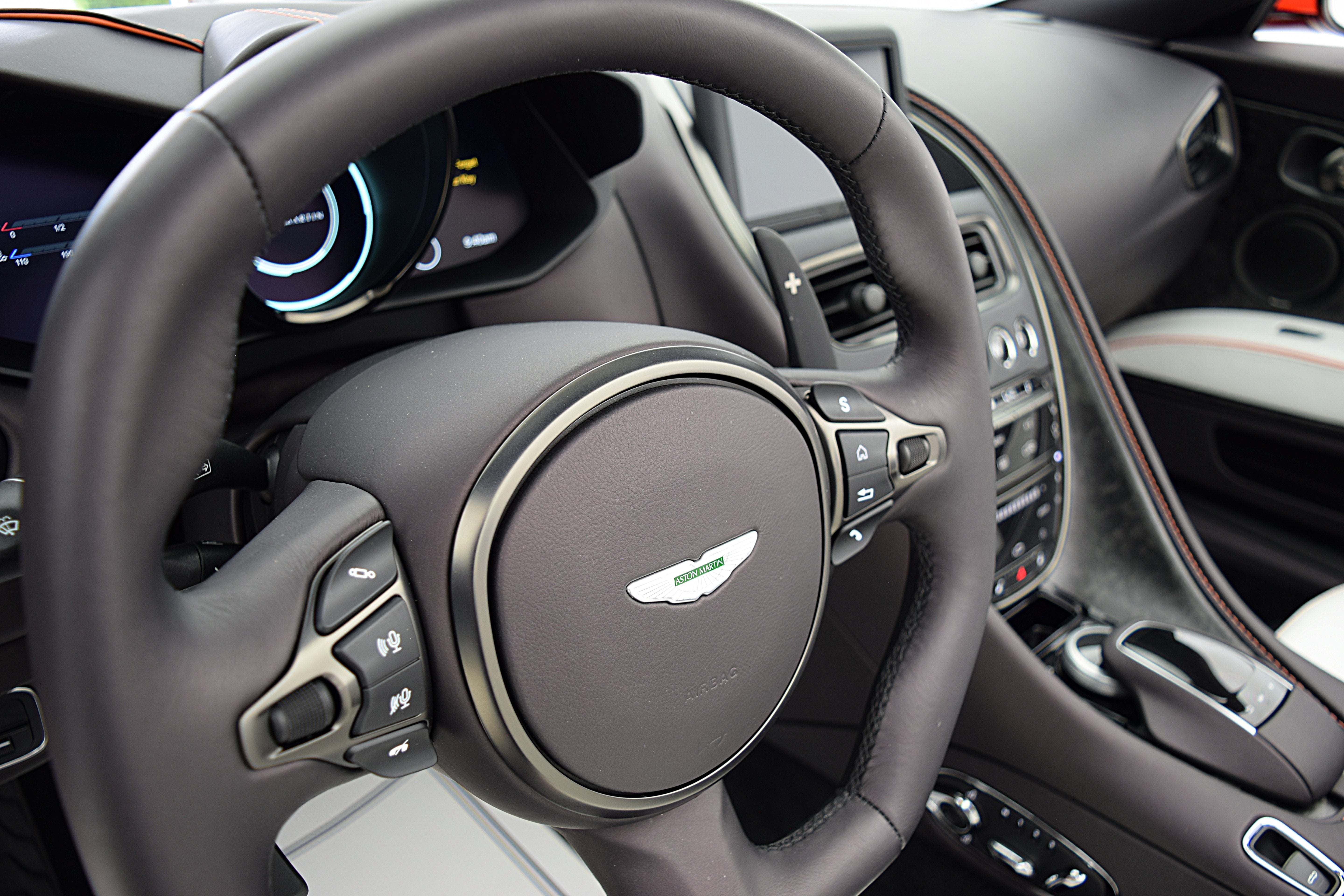 2023 Aston Martin DBS Volante