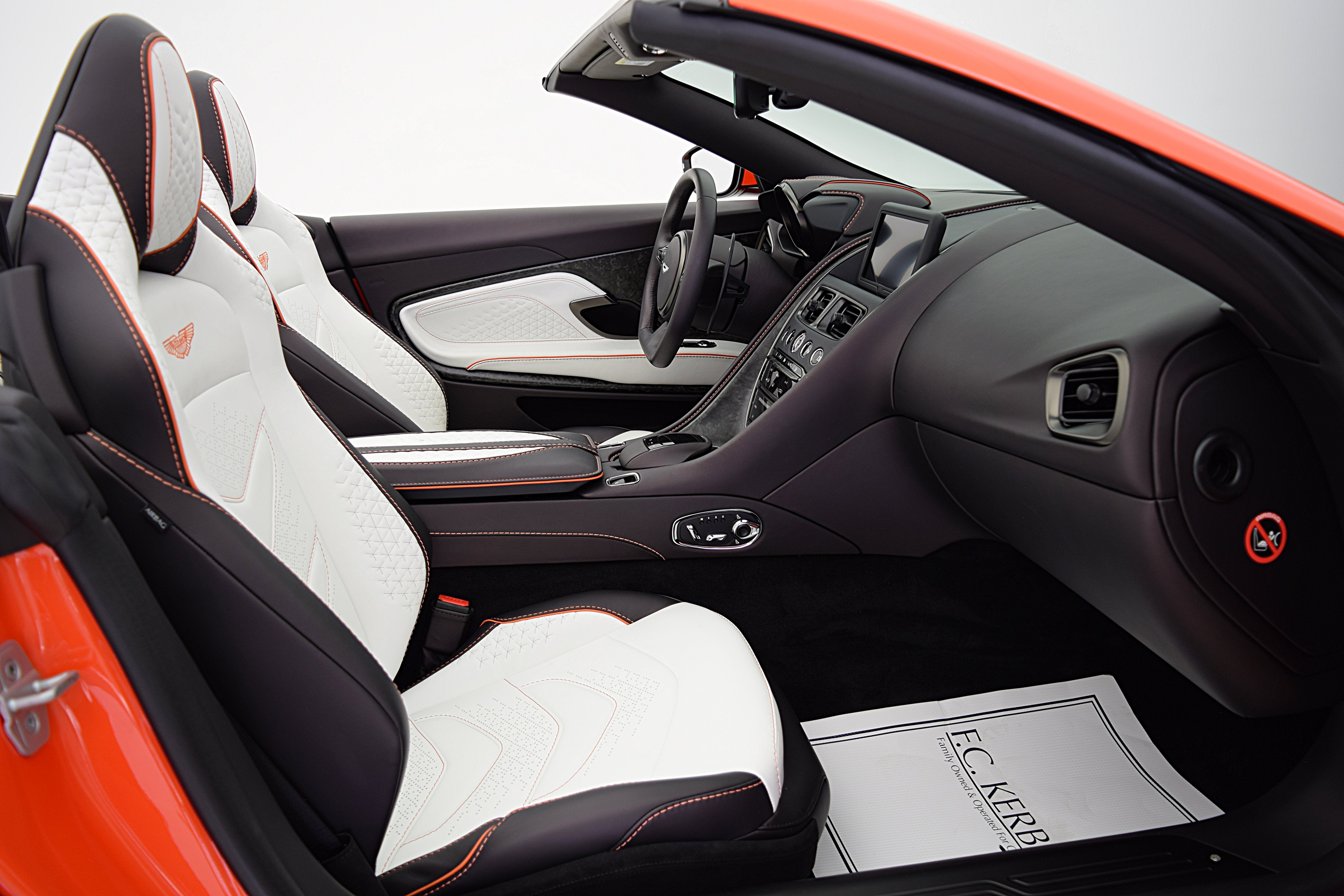2023 Aston Martin DBS Volante