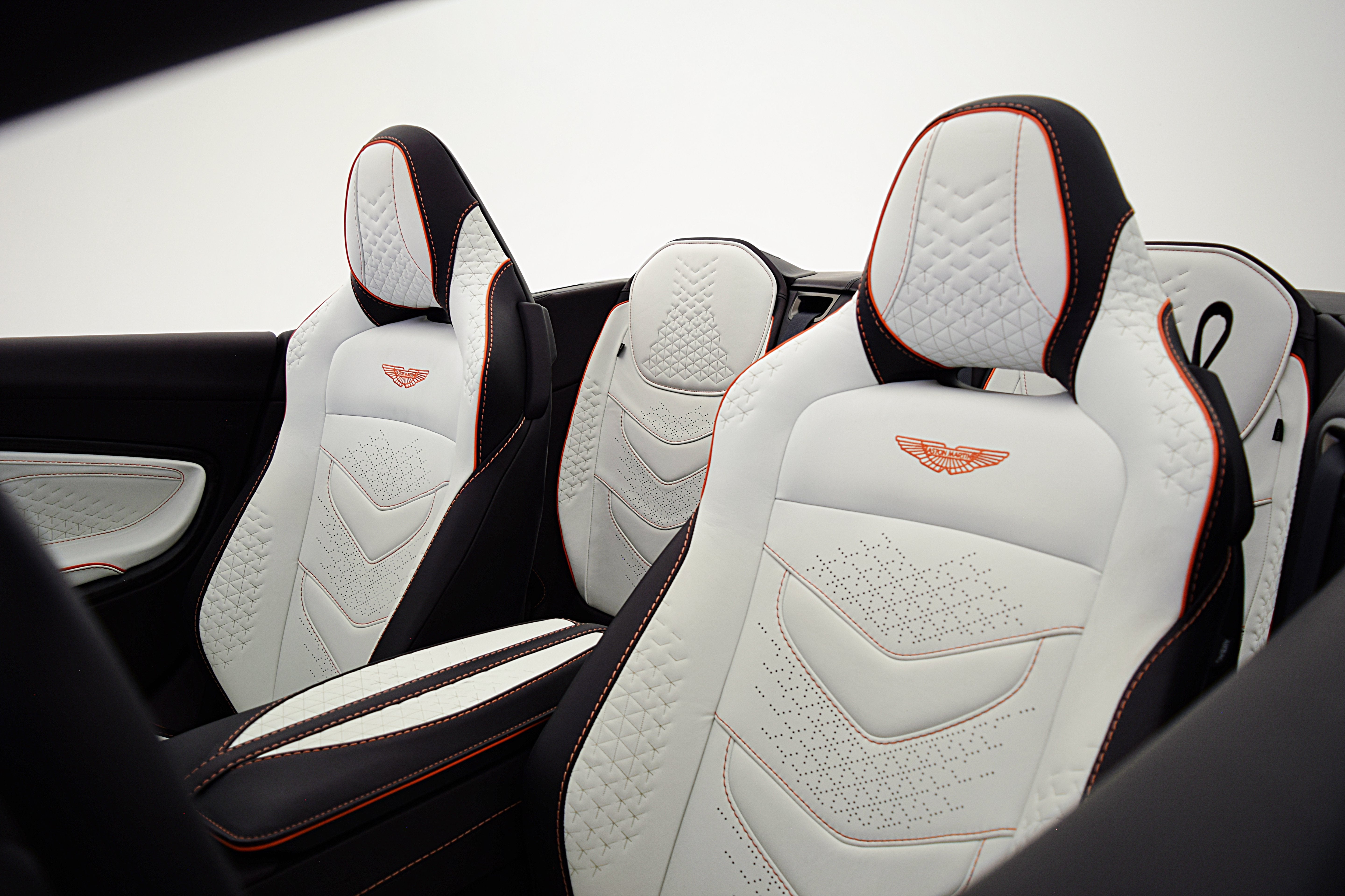 2023 Aston Martin DBS Volante