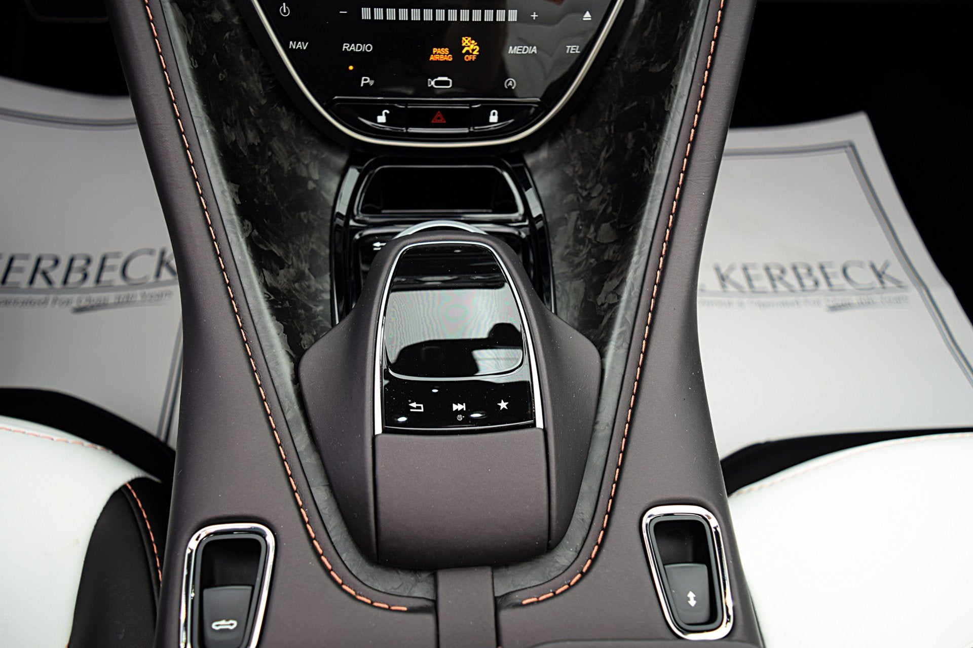 2023 Aston Martin DBS Volante