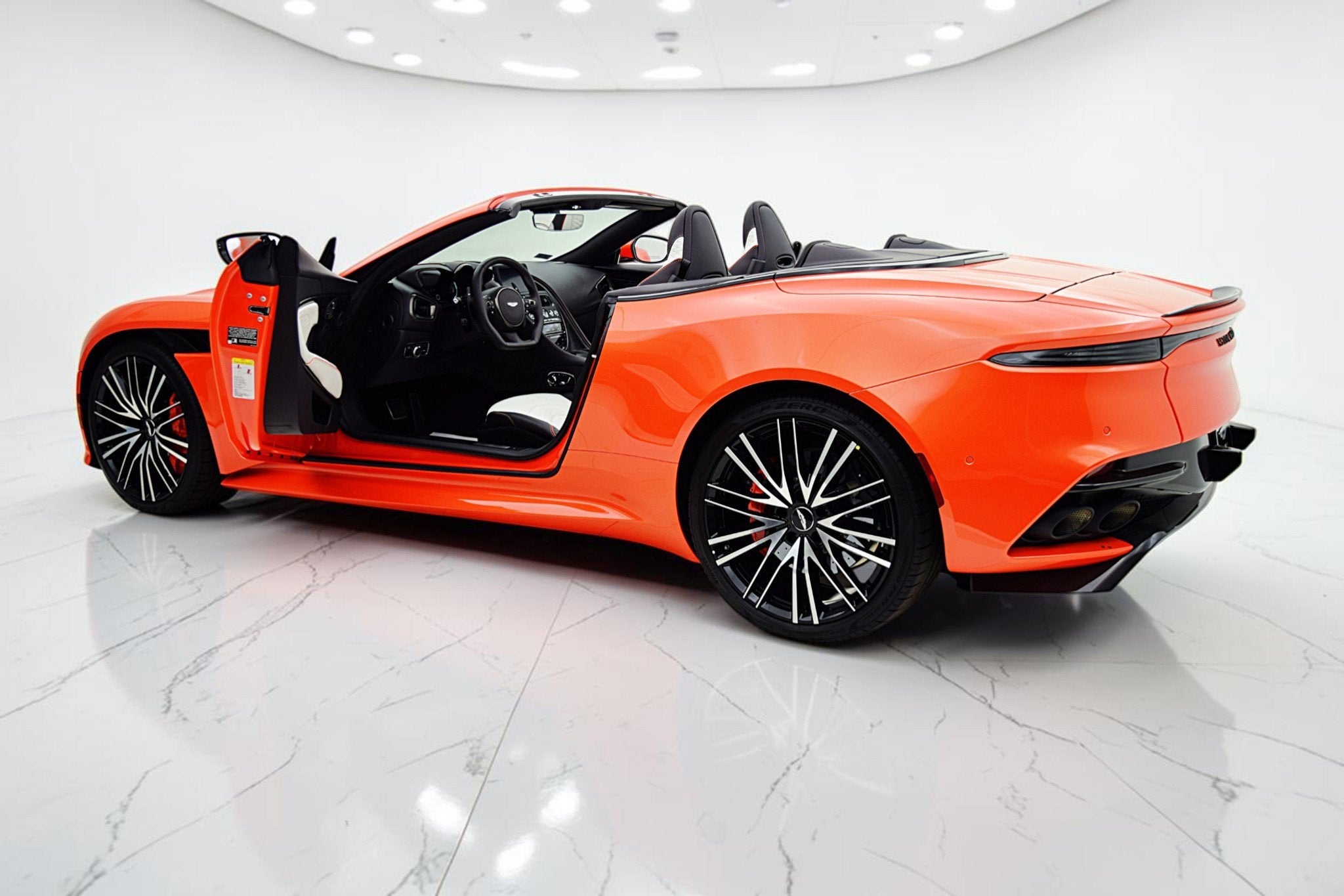 2023 Aston Martin DBS Volante