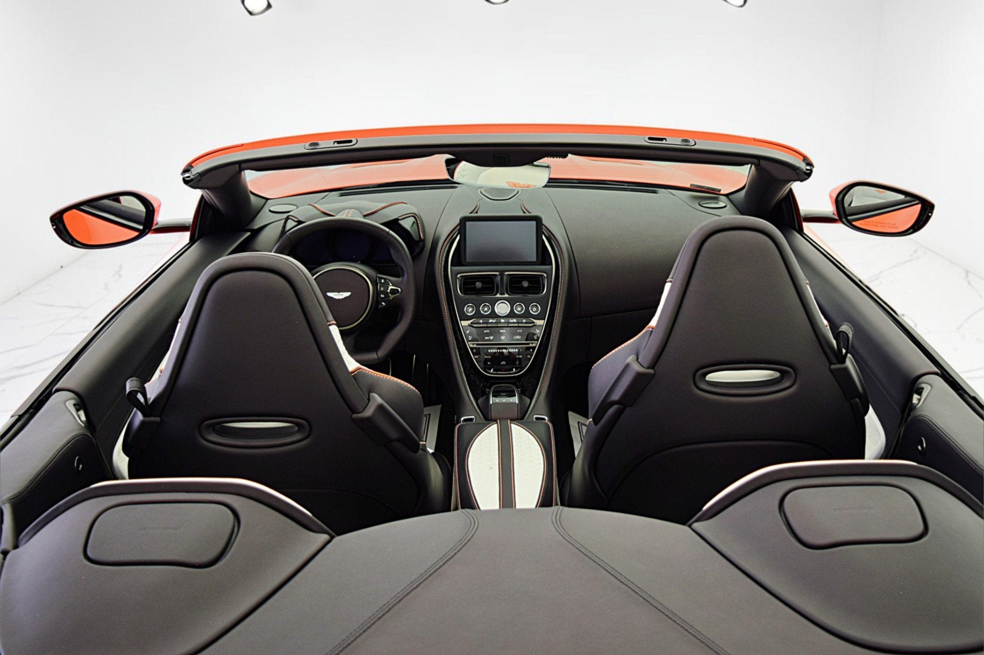 2023 Aston Martin DBS Volante