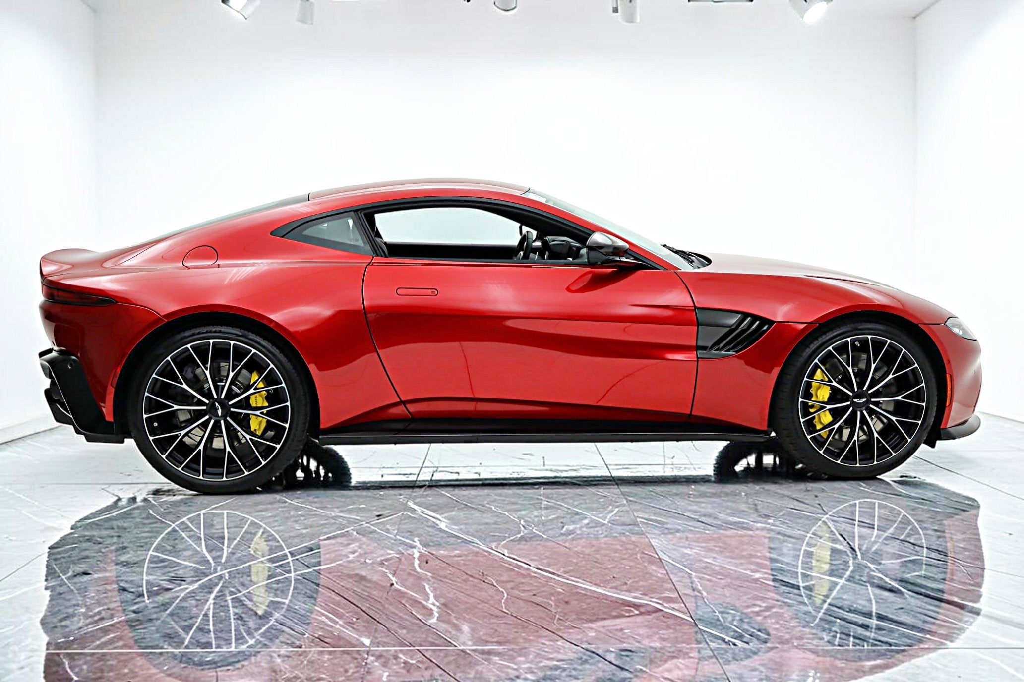 2023 Aston Martin Vantage Coupe
