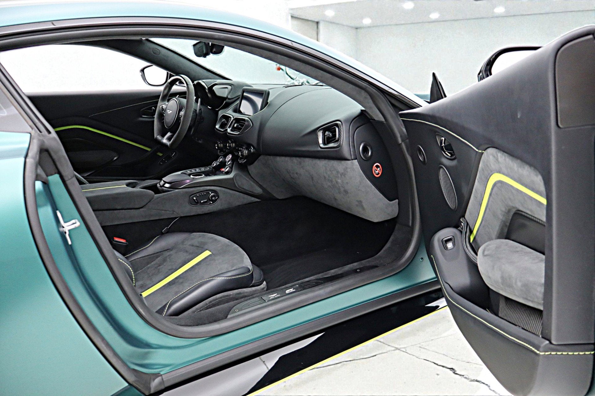 2023 Aston Martin Vantage F1 EDITION