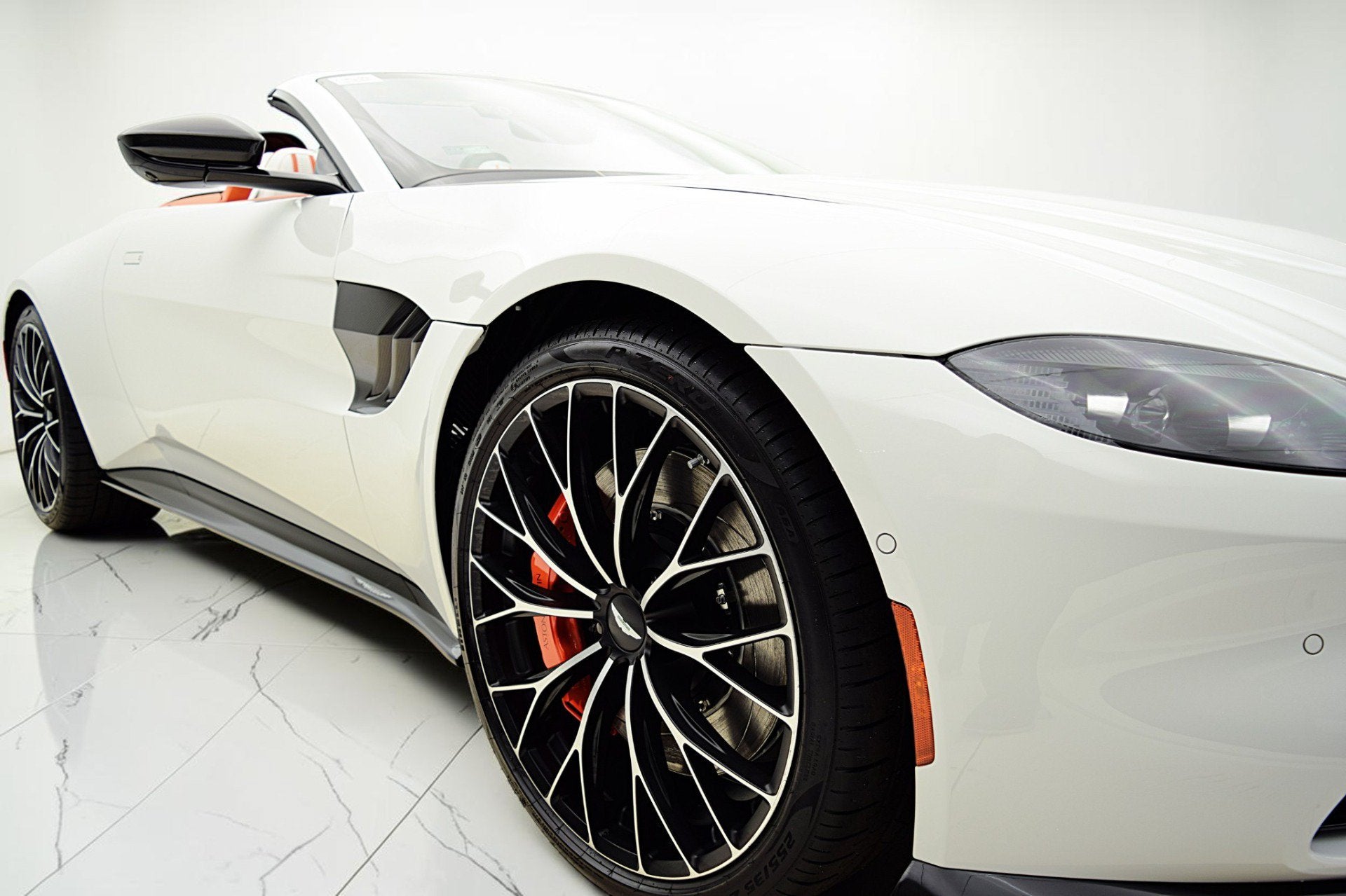 2023 Aston Martin Vantage Roadster