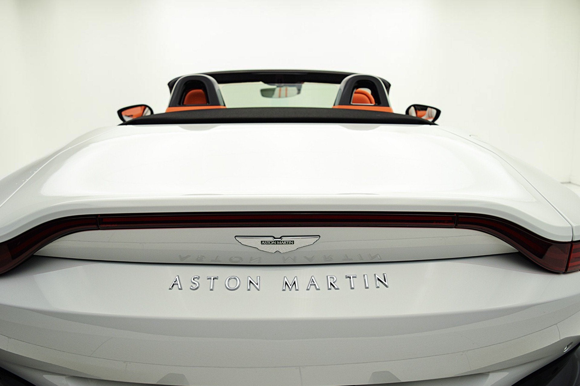 2023 Aston Martin Vantage Roadster