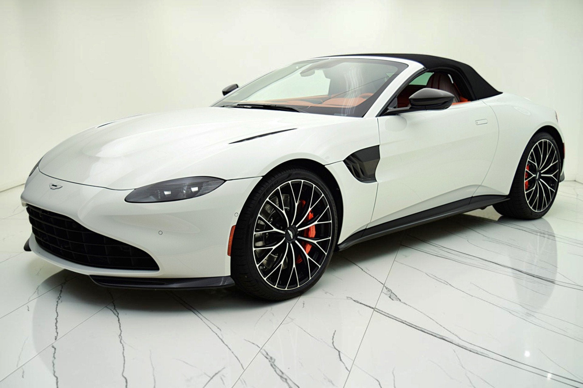 2023 Aston Martin Vantage Roadster