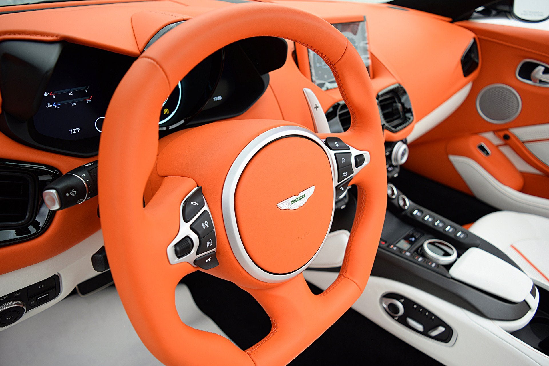 2023 Aston Martin Vantage Roadster