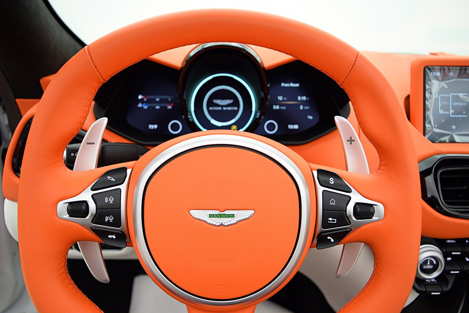 2023 Aston Martin Vantage Roadster