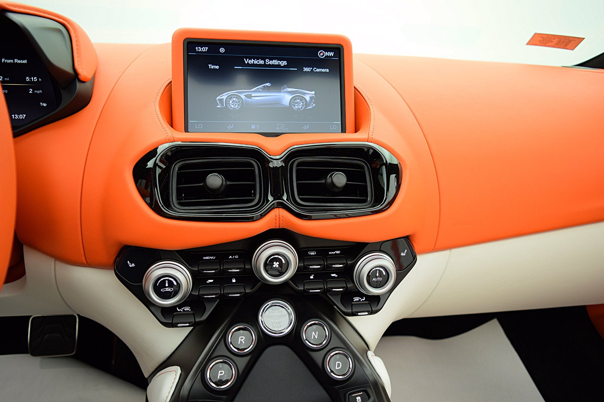 2023 Aston Martin Vantage Roadster