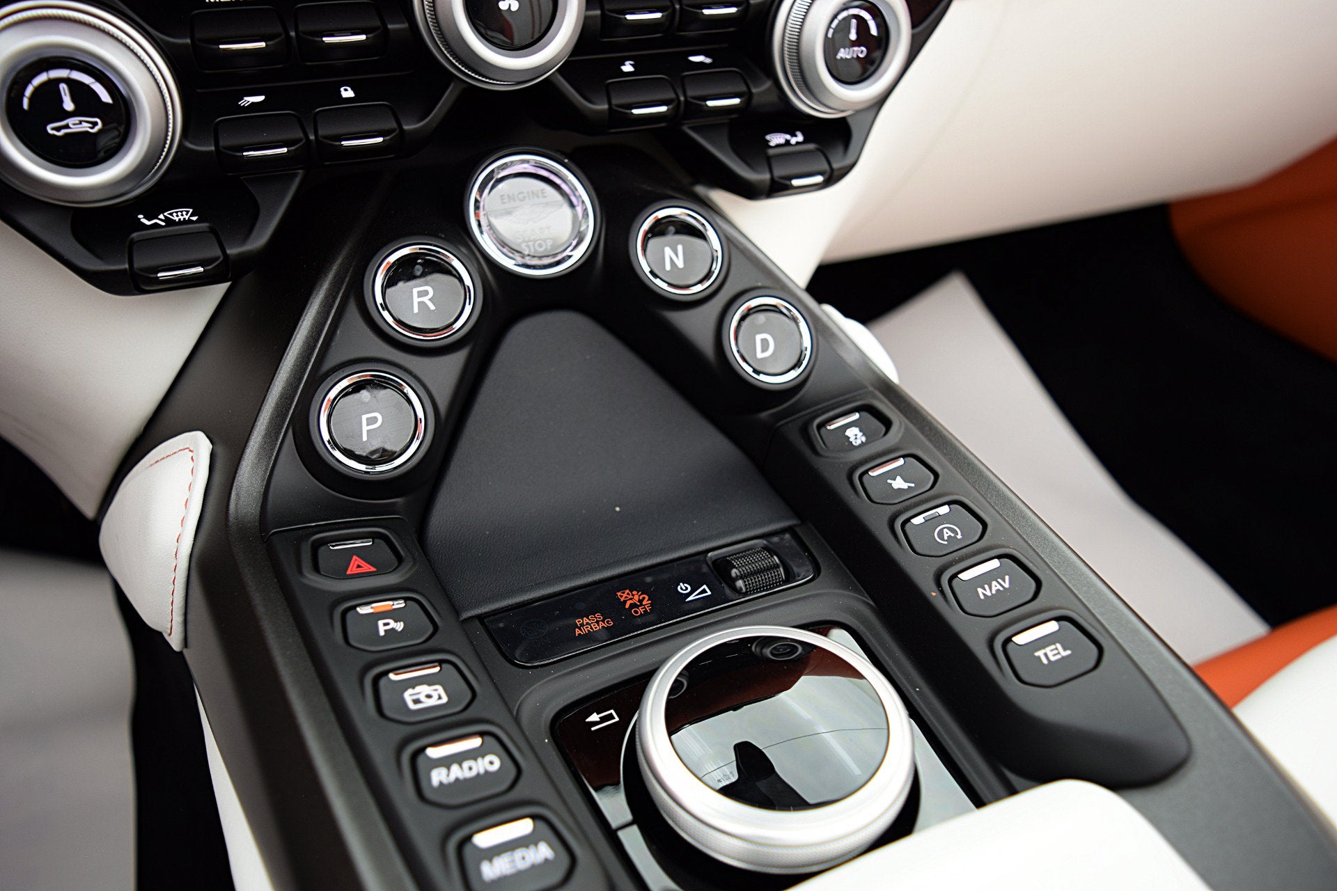 2023 Aston Martin Vantage Roadster