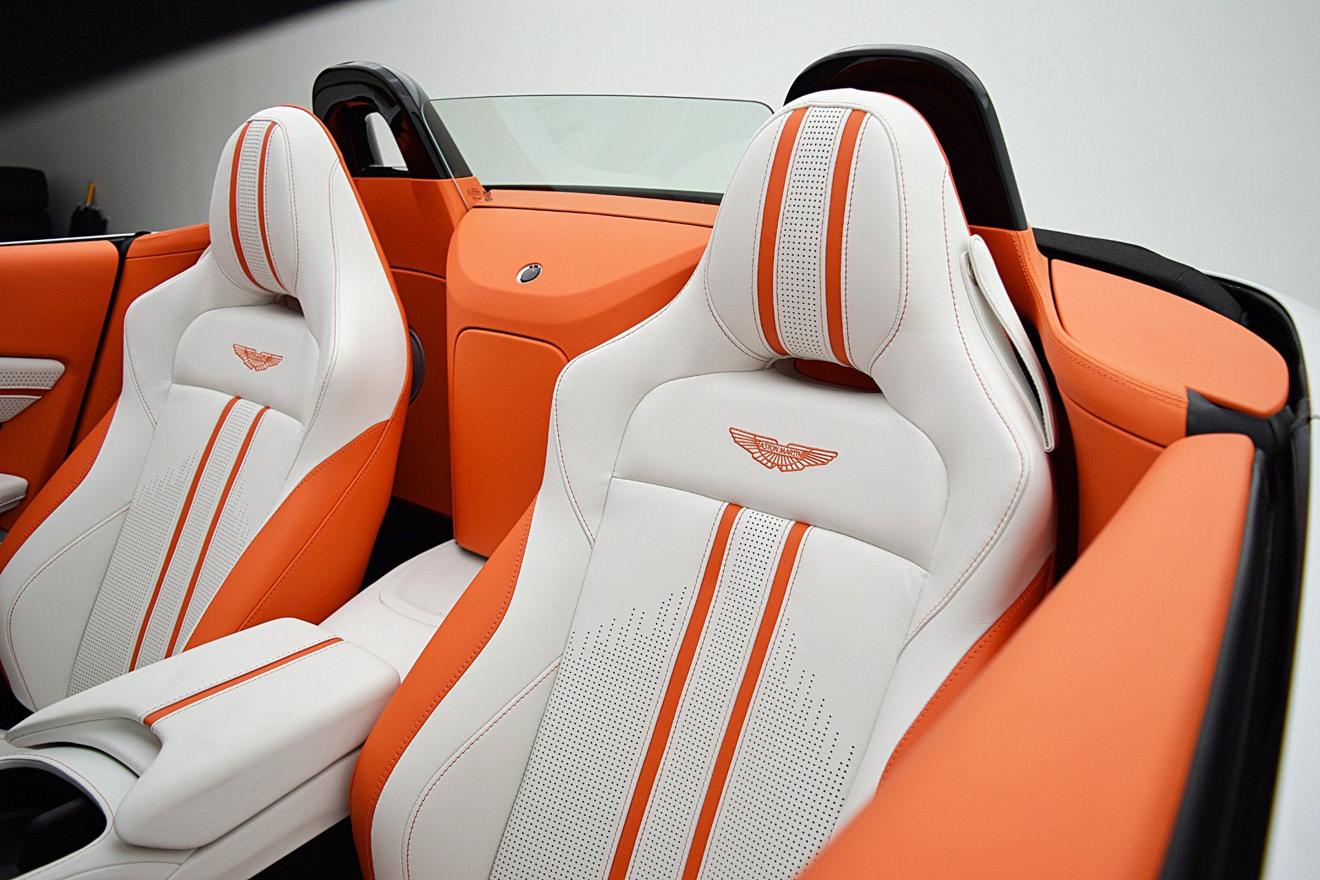 2023 Aston Martin Vantage Roadster