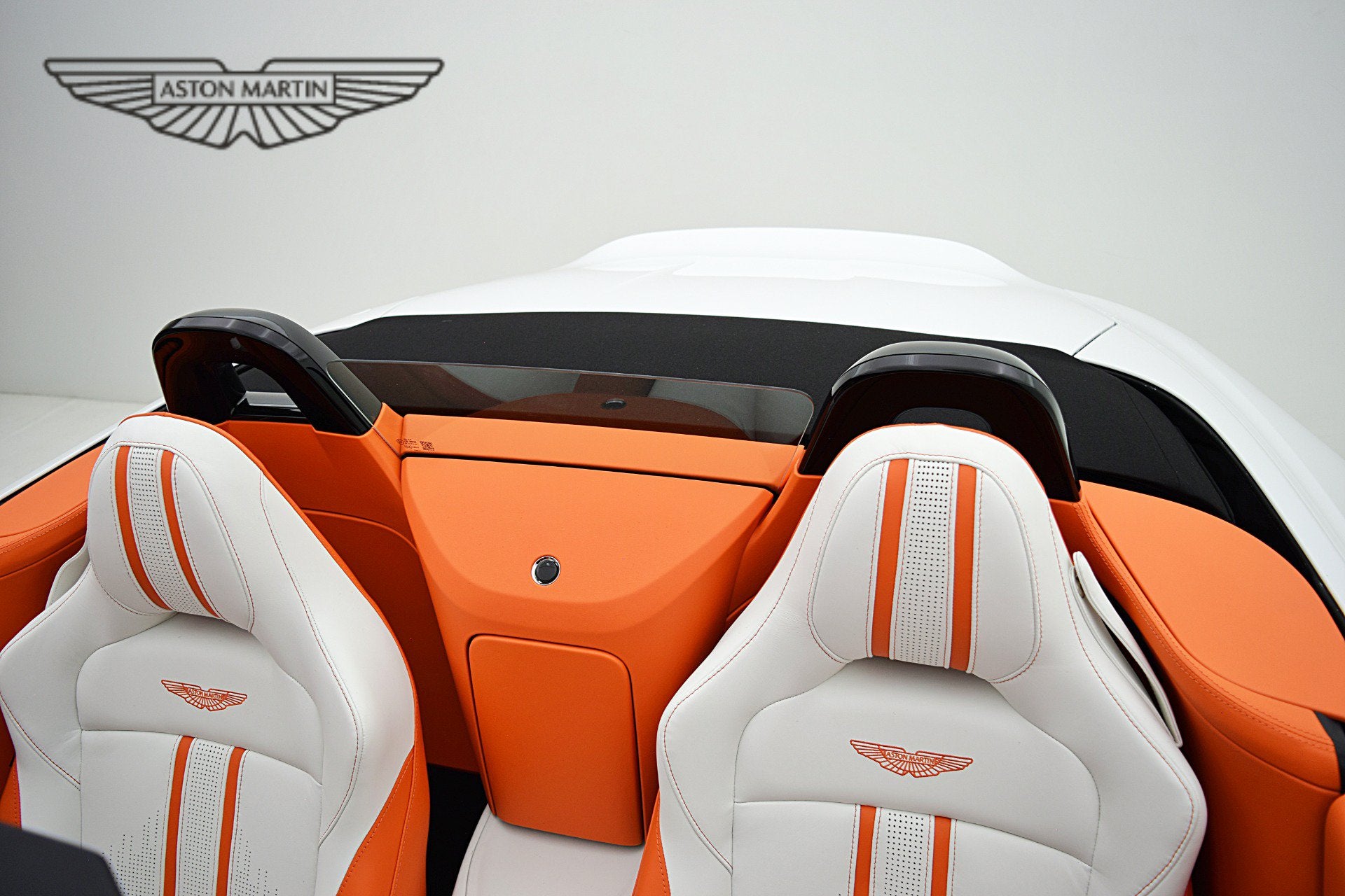 2023 Aston Martin Vantage Roadster