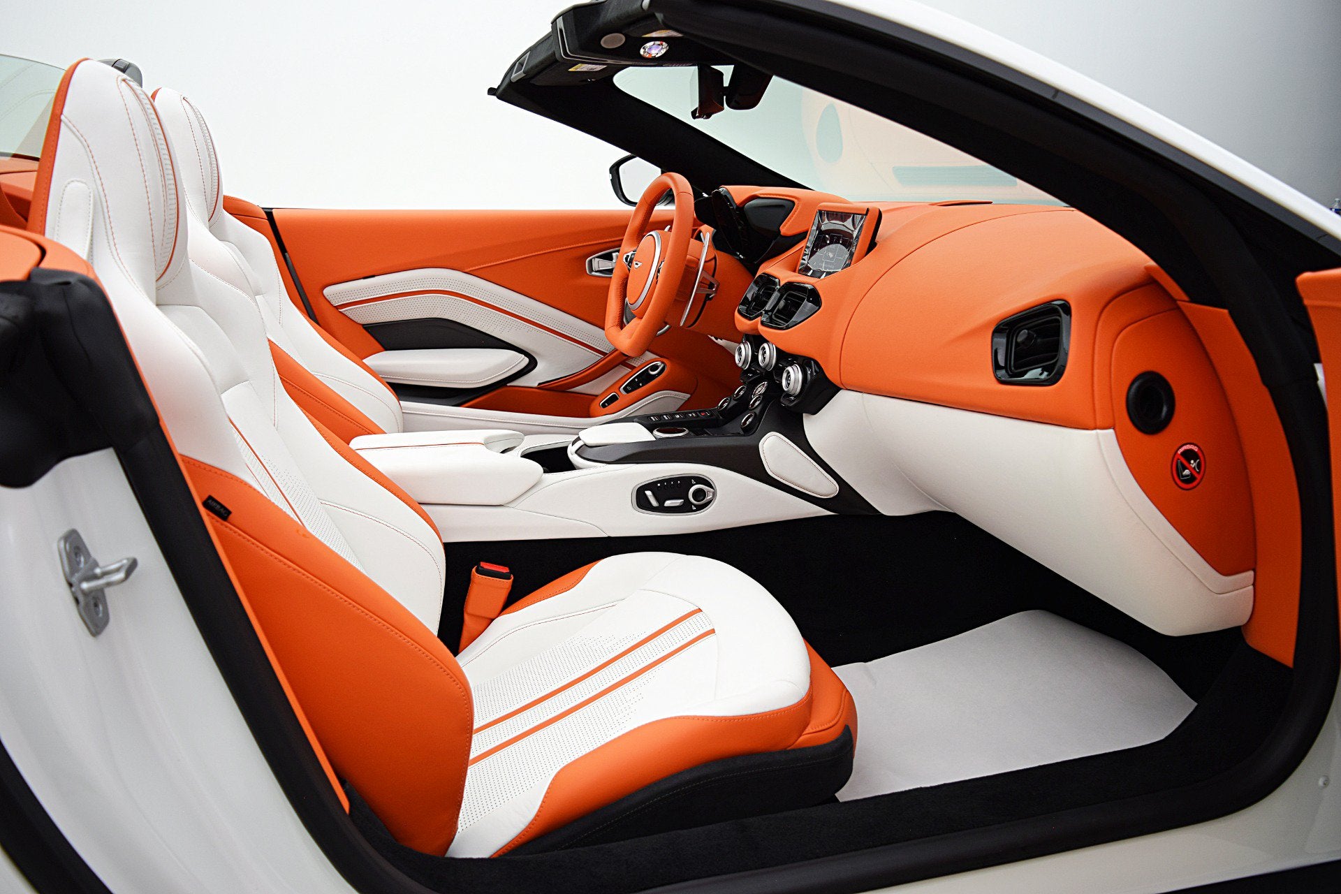 2023 Aston Martin Vantage Roadster