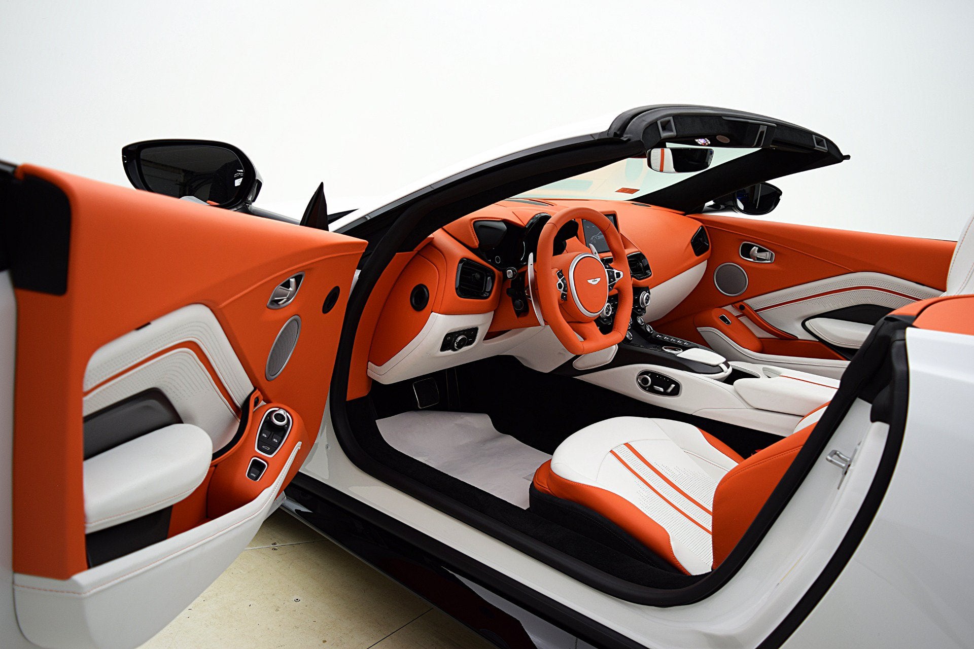 2023 Aston Martin Vantage Roadster