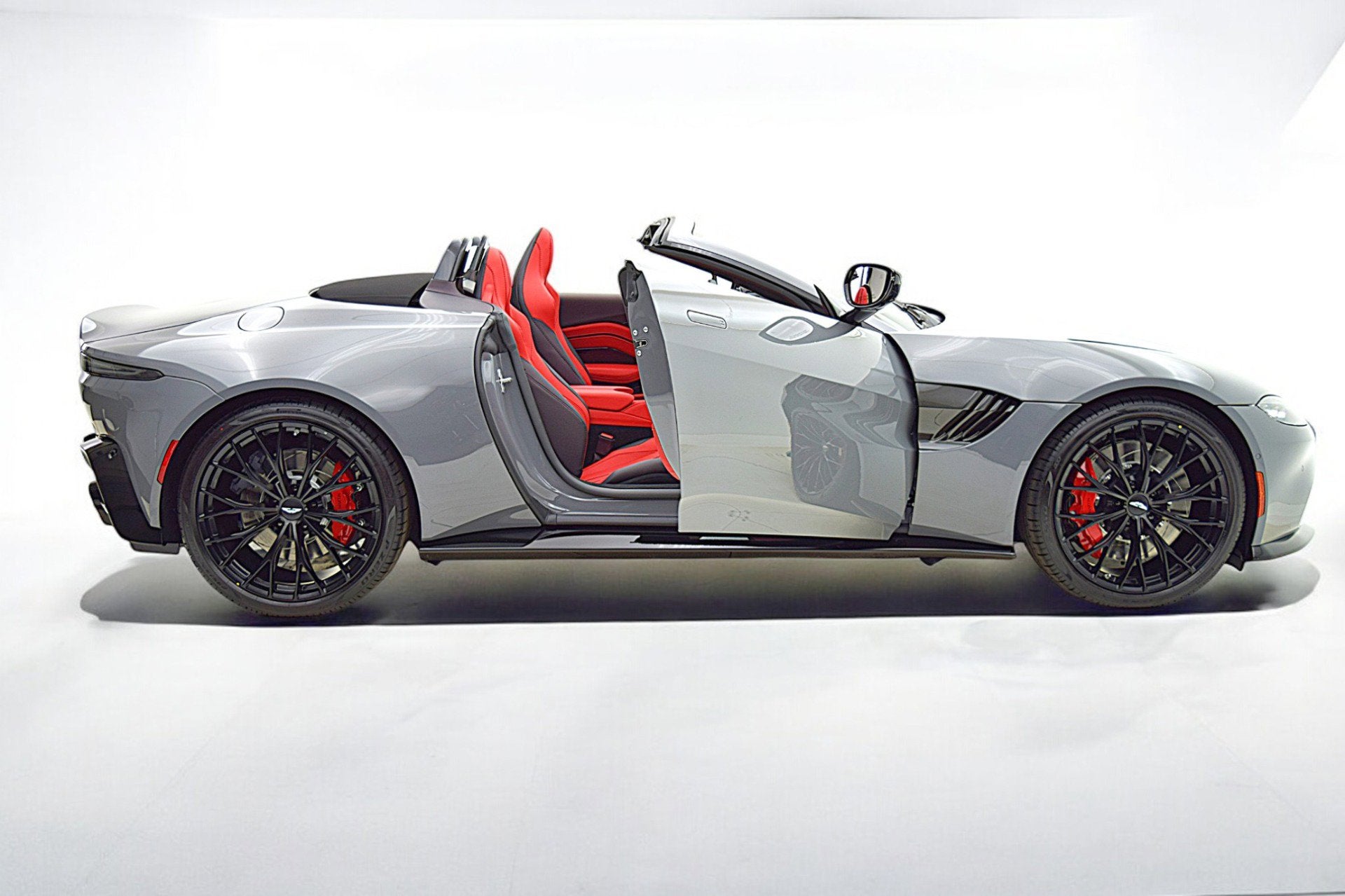 2023 Aston Martin Vantage Roadster