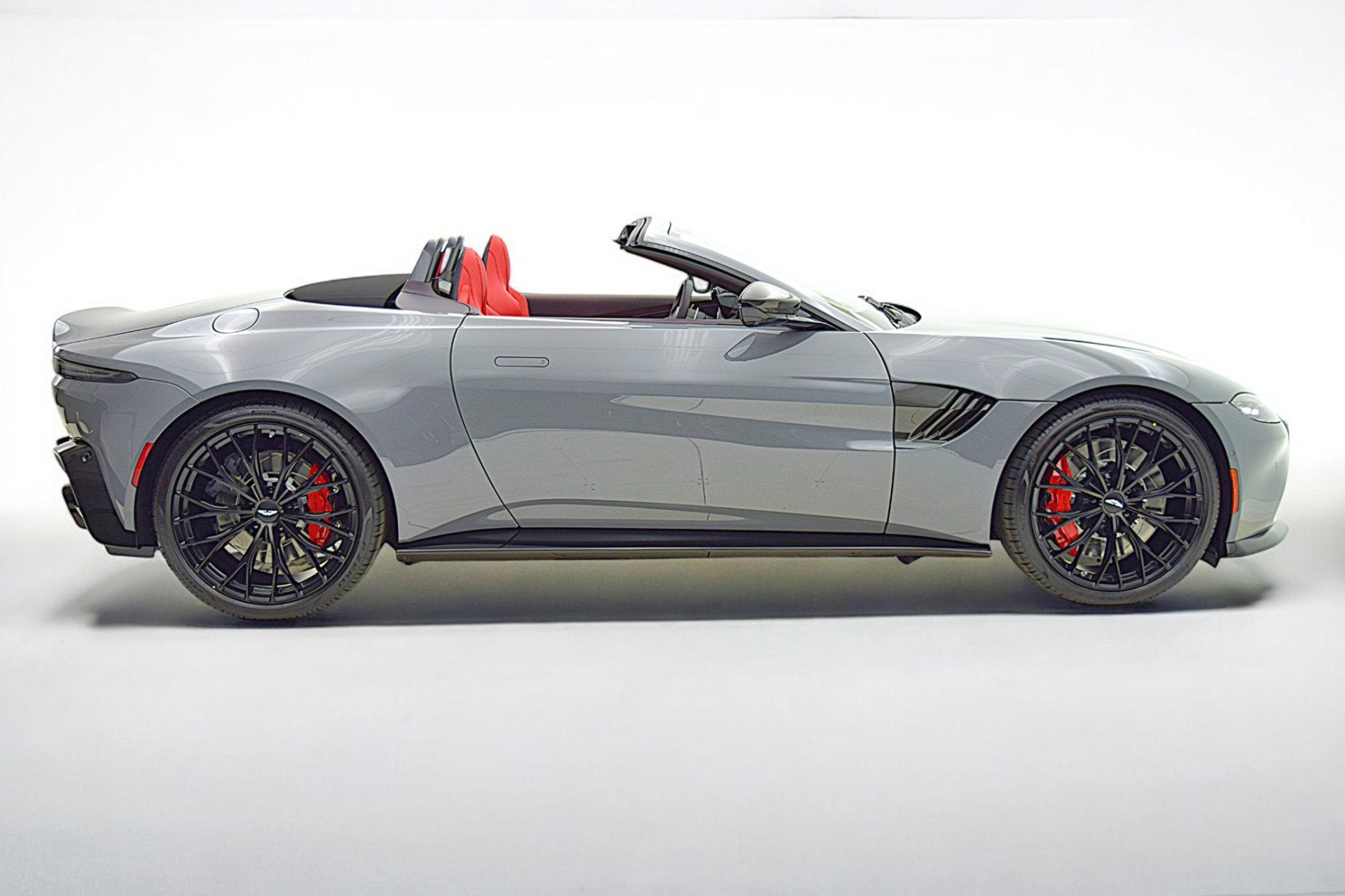 2023 Aston Martin Vantage Roadster