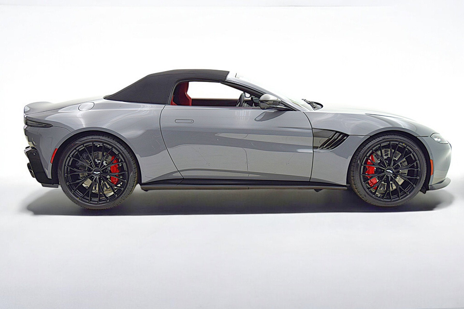 2023 Aston Martin Vantage Roadster