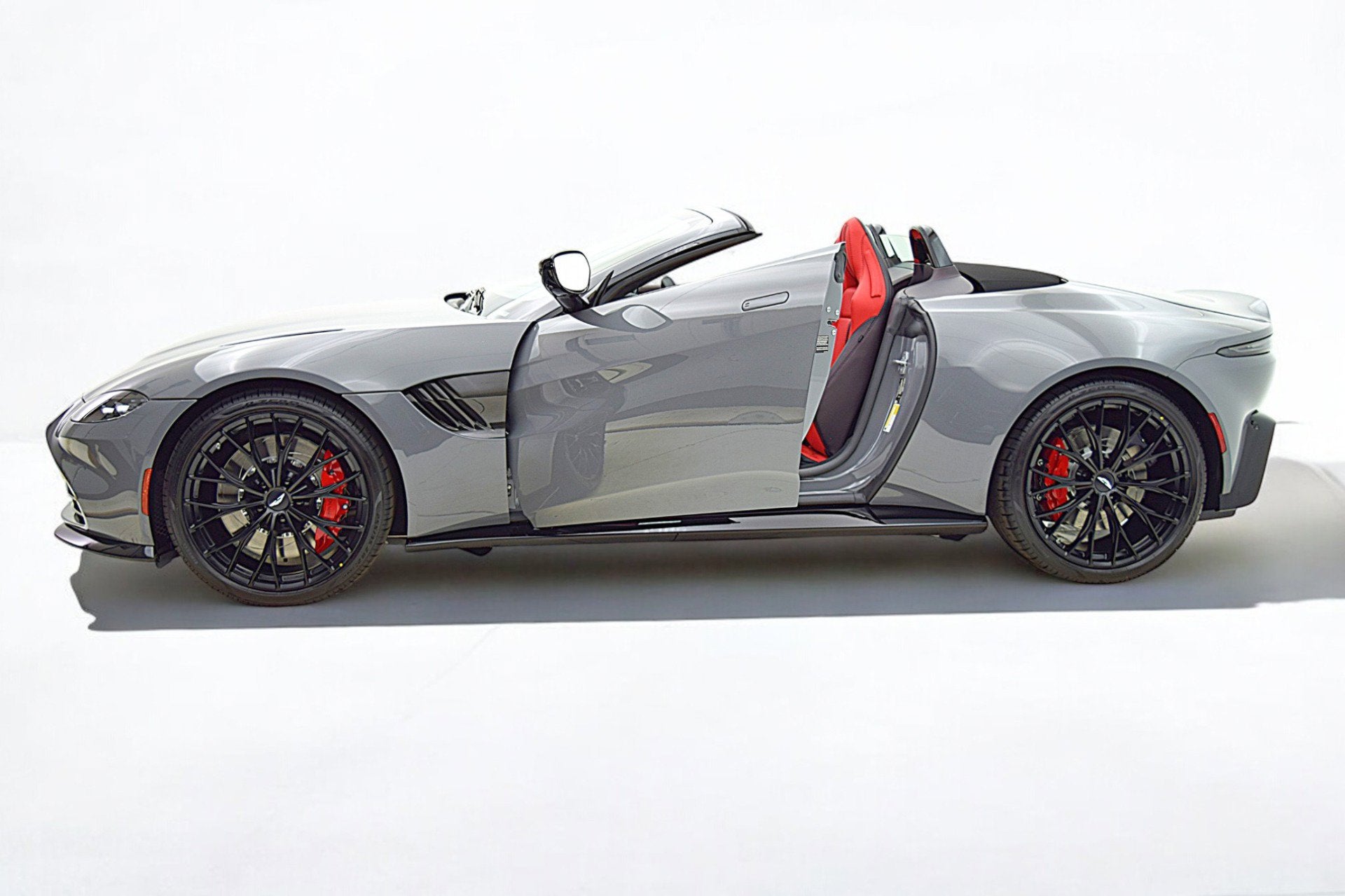 2023 Aston Martin Vantage Roadster
