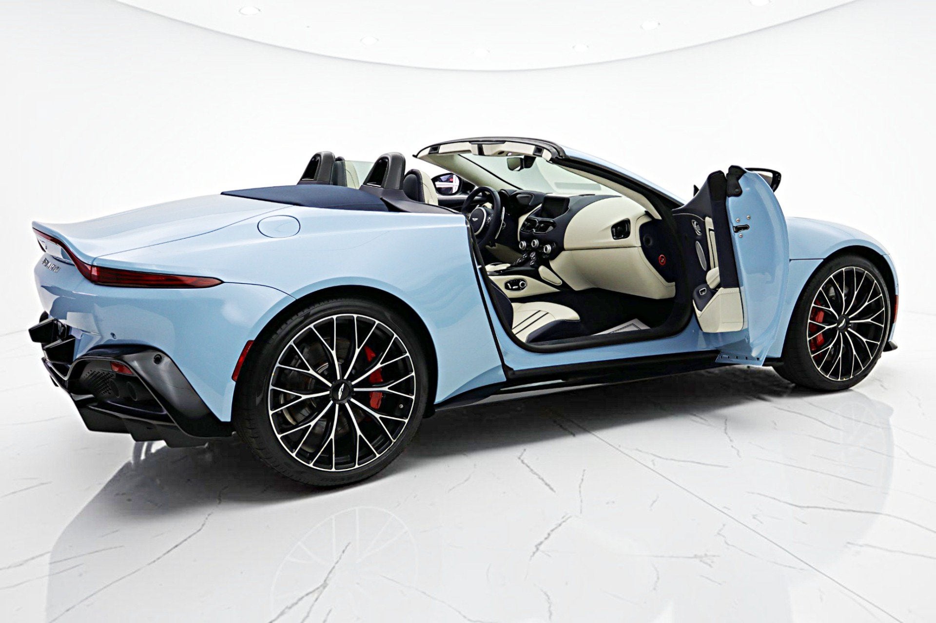 2022 Aston Martin Vantage Roadster